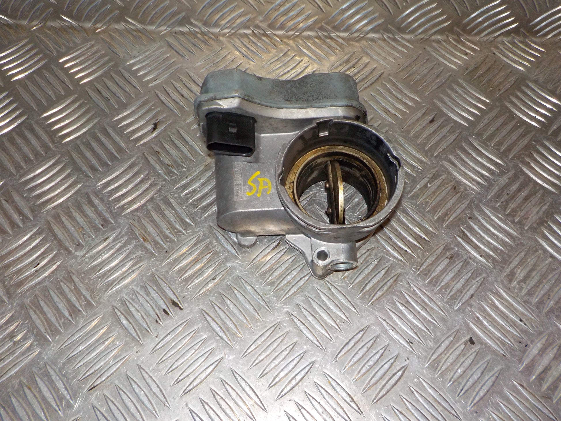 VW Passat 3C Spjældhus Med OEM Nr. 03G128063B Fra VW Ophugger