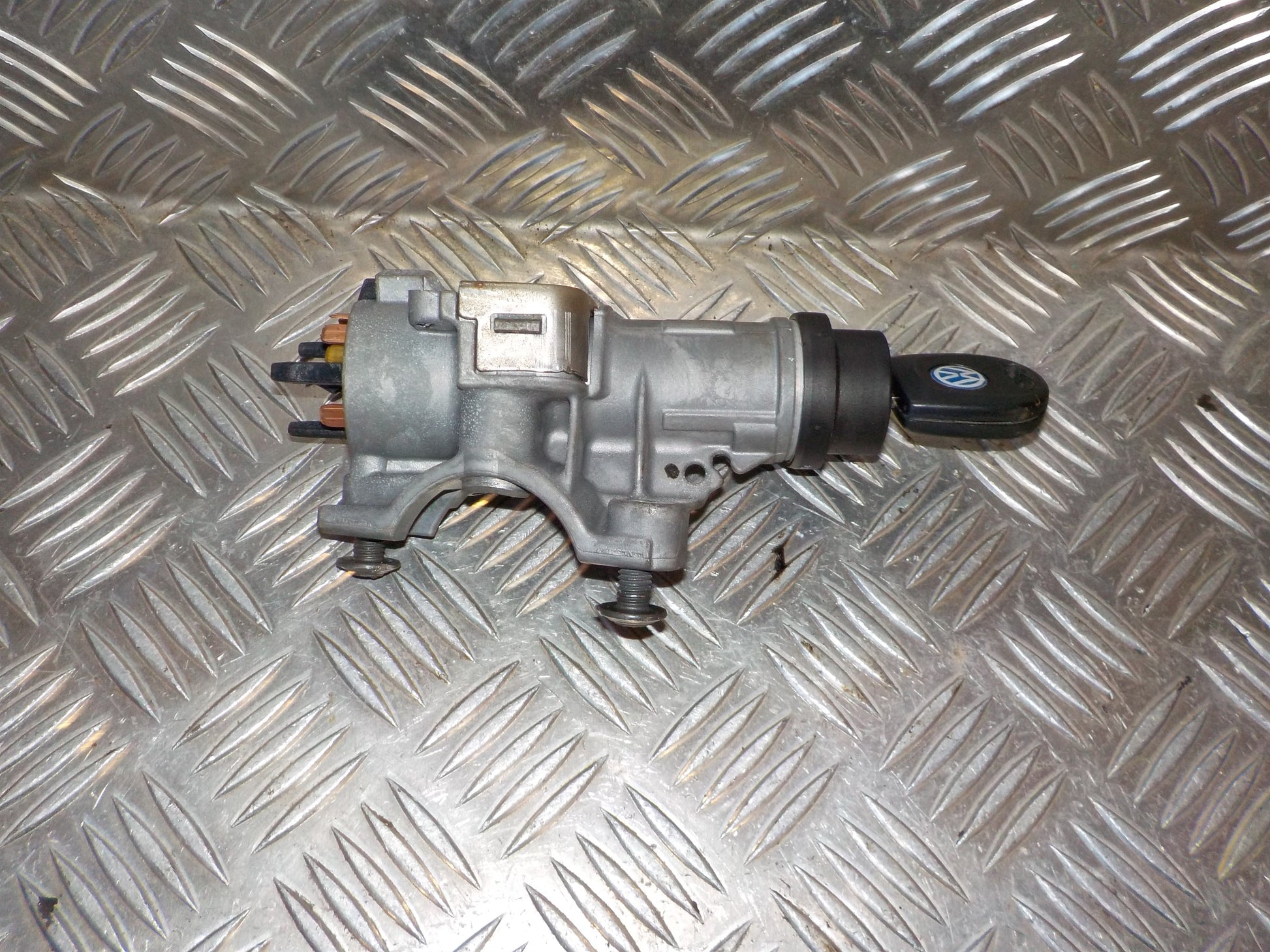 VW Fox 5Z Ratlås Med OEM Nr. 4B0905851N Fra VW Ophugger
