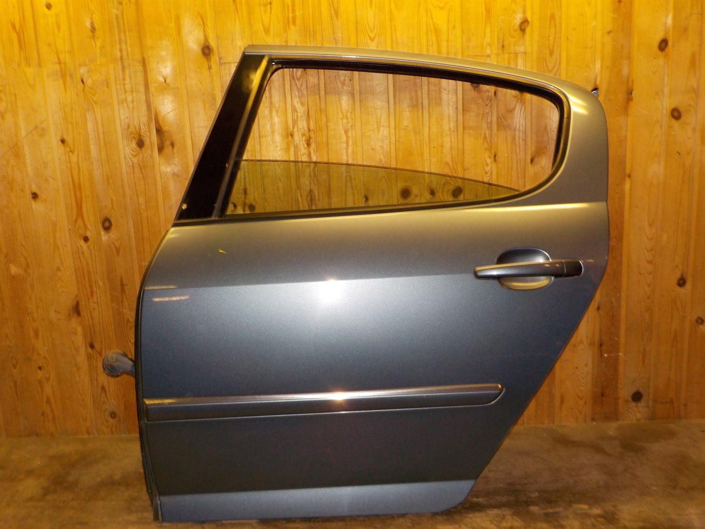 Peugeot 407 Bagdør V Med OEM Nr. 9006H5 Fra Peugeot Ophugger