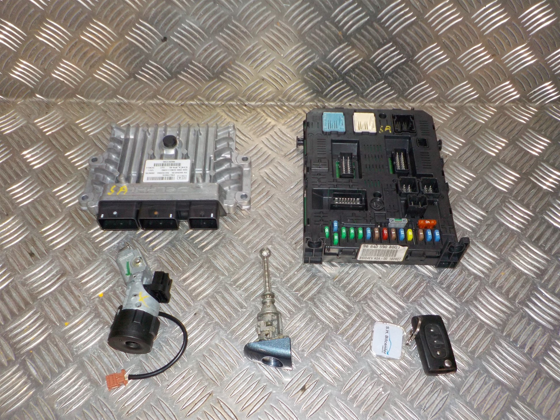 Peugeot 407 Motorstyring - Motorstyreboks - Injection Elboks Med OEM Nr. 9663612380 Fra Peugeot Ophugger