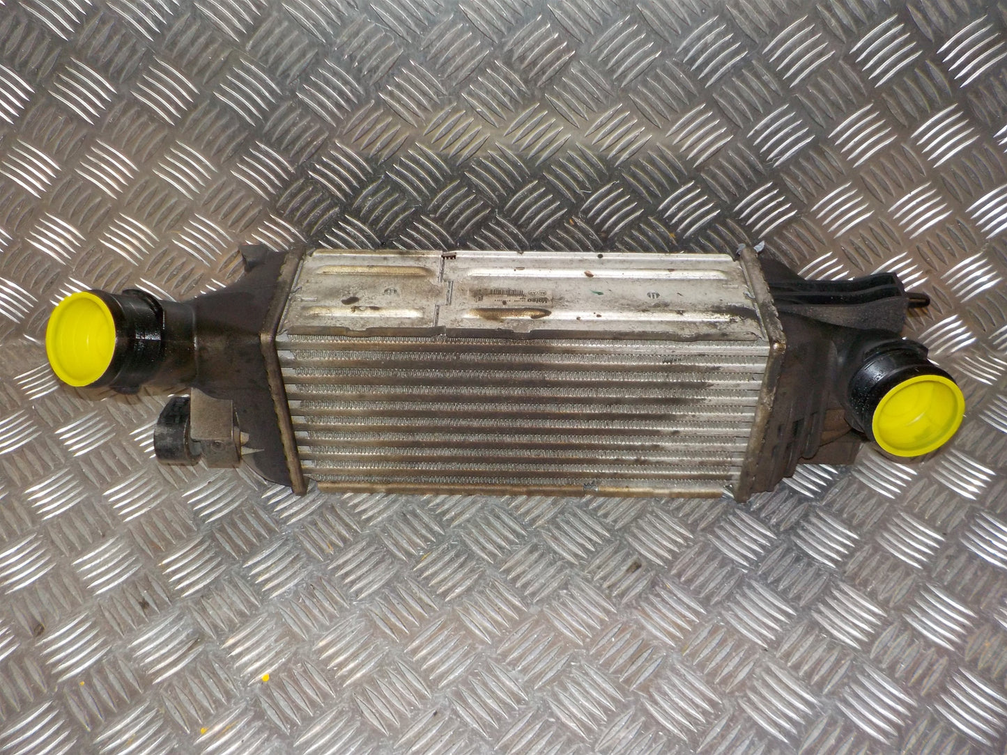 Peugeot 407 Køler Intercooler Med OEM Nr. 9645682880 Fra Peugeot Ophugger