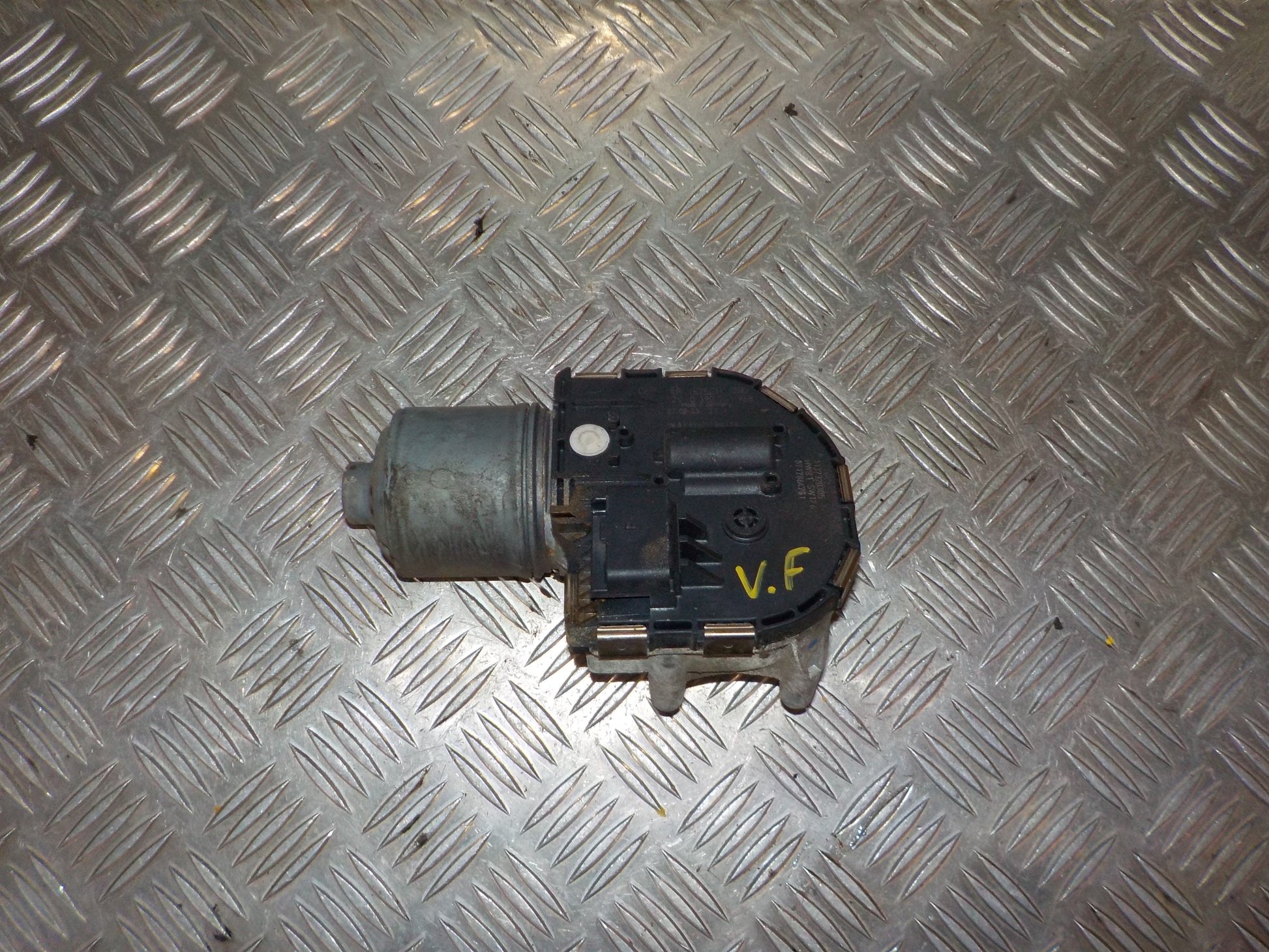 Peugeot 407 Viskermotor Med OEM Nr. 0390241968 Fra Peugeot Ophugger