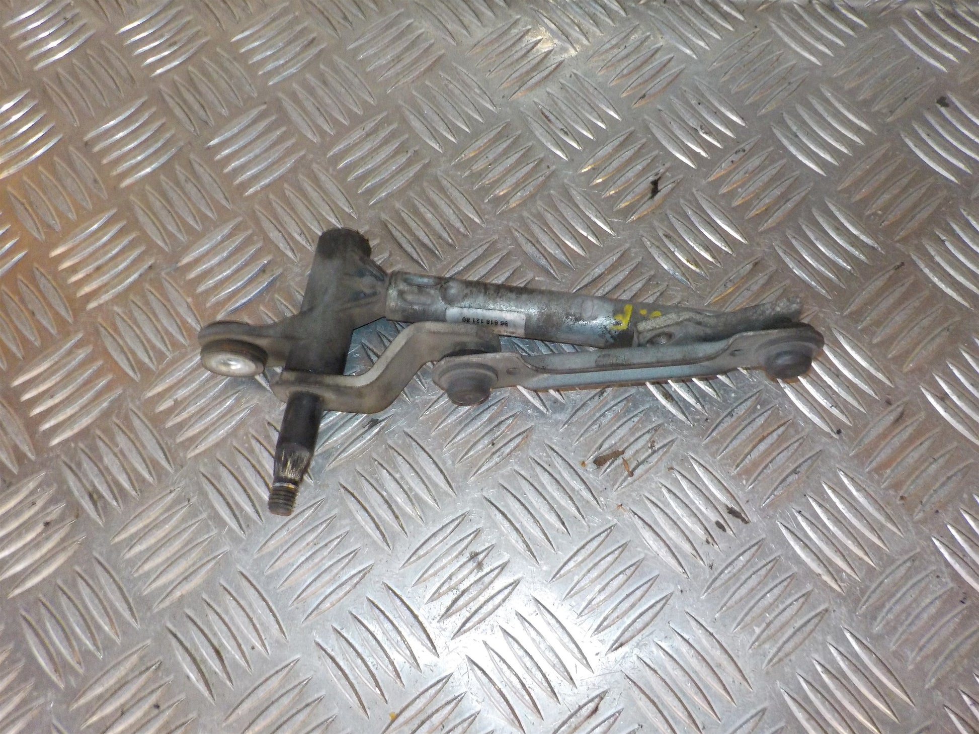 Peugeot 407 Viskertræk Med OEM Nr. 3397020875 Fra Peugeot Ophugger