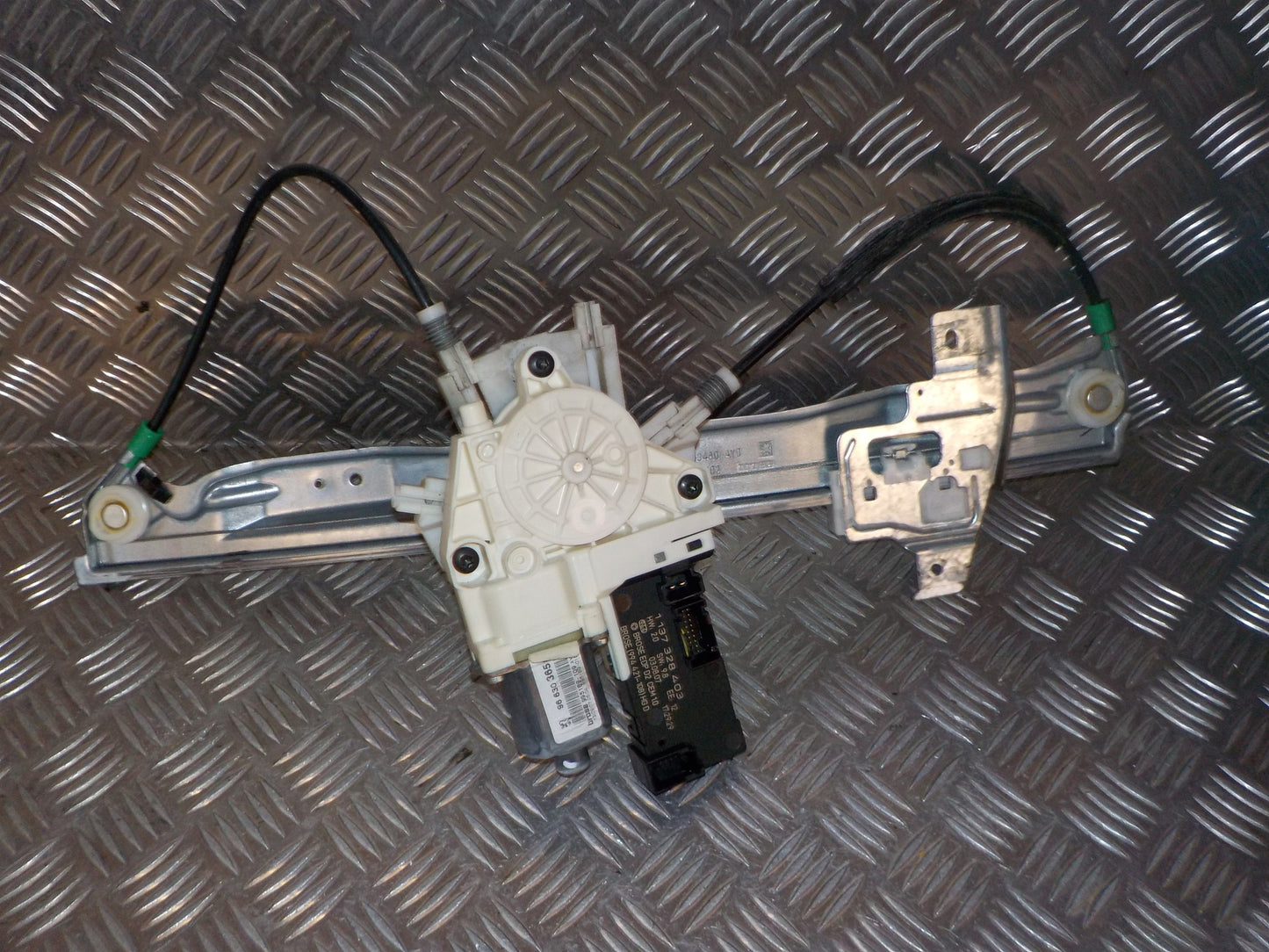 Peugeot 407 Rudemotor - Rudehejs Med OEM Nr. 9663036580 Fra Peugeot Ophugger