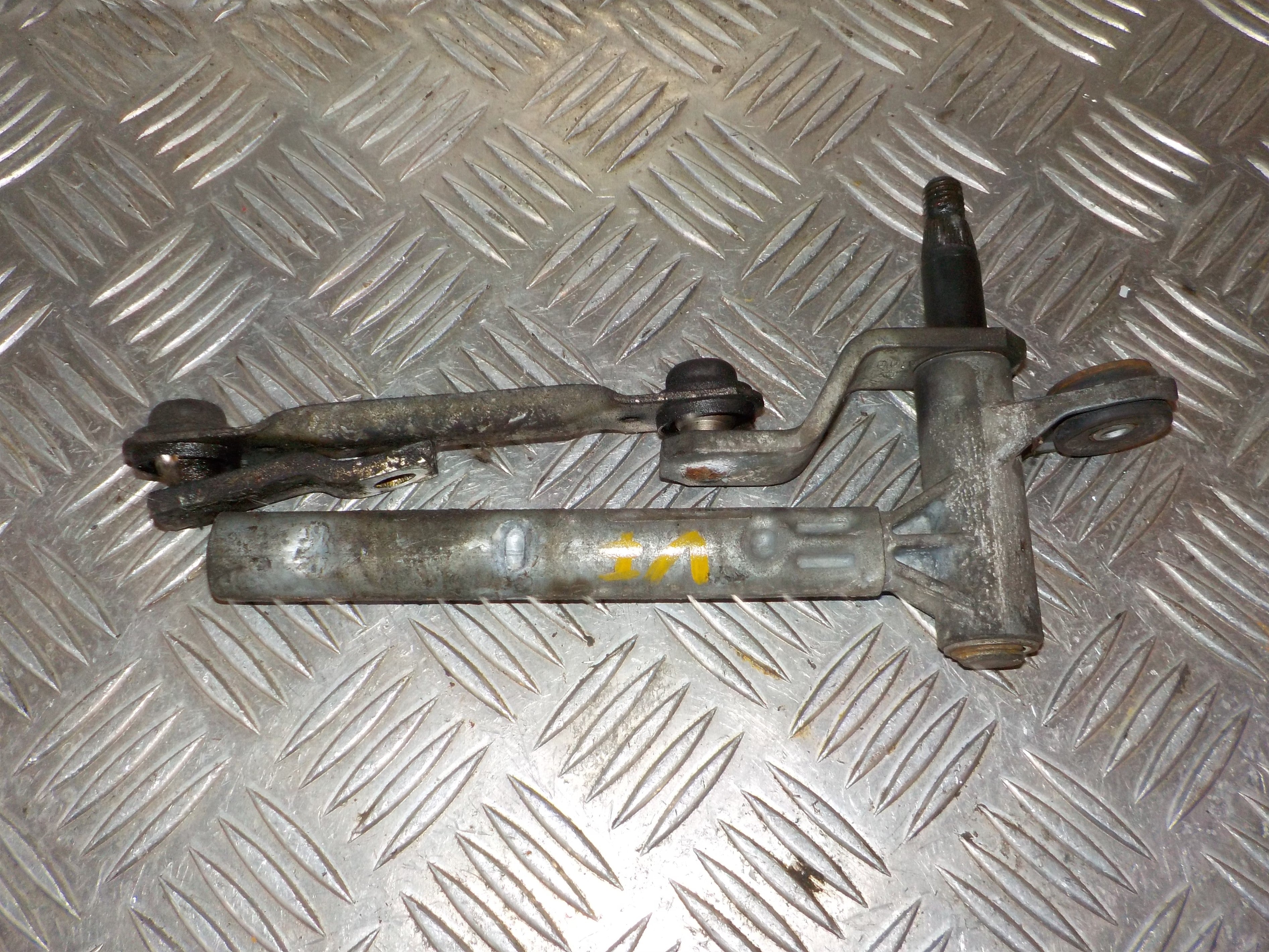 Peugeot 407 Viskertræk Med OEM Nr. Ophugger Fra Peugeot Ophugger