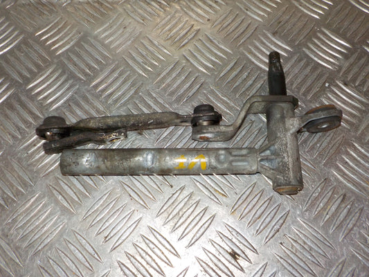 Peugeot 407 Viskertræk Med OEM Nr. Ophugger Fra Peugeot Ophugger