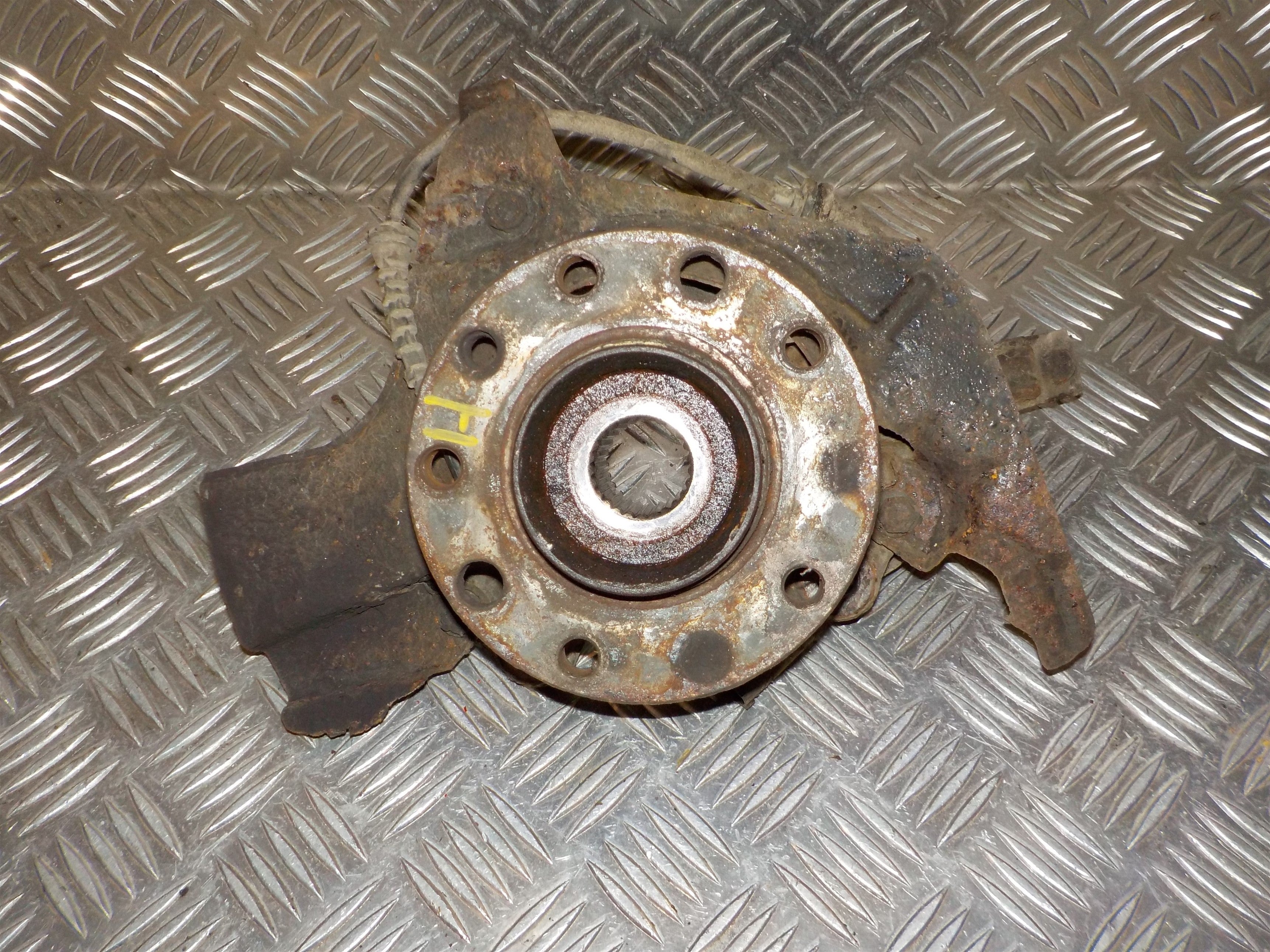 Opel Corsa D Spindel For H Med OEM Nr. 93188962 Fra Opel Ophugger