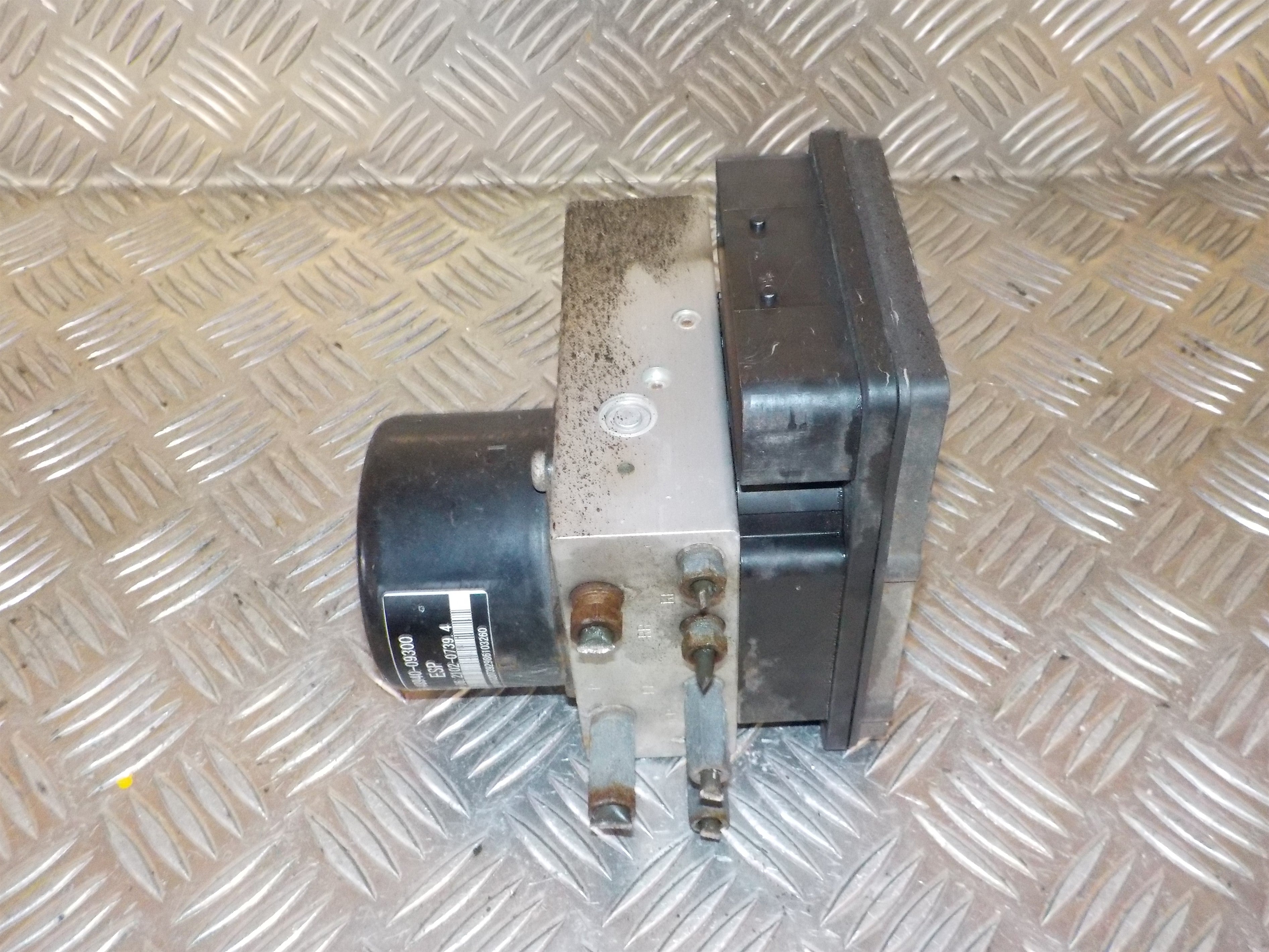 Ssang Yong Rexton II 07- ABS Pumpe Med OEM Nr. 484009300 Fra Ssang Yong Ophugger