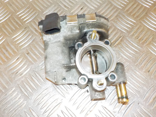 Opel Corsa C Spjældhus Med OEM Nr. 9157512 Fra Opel Ophugger