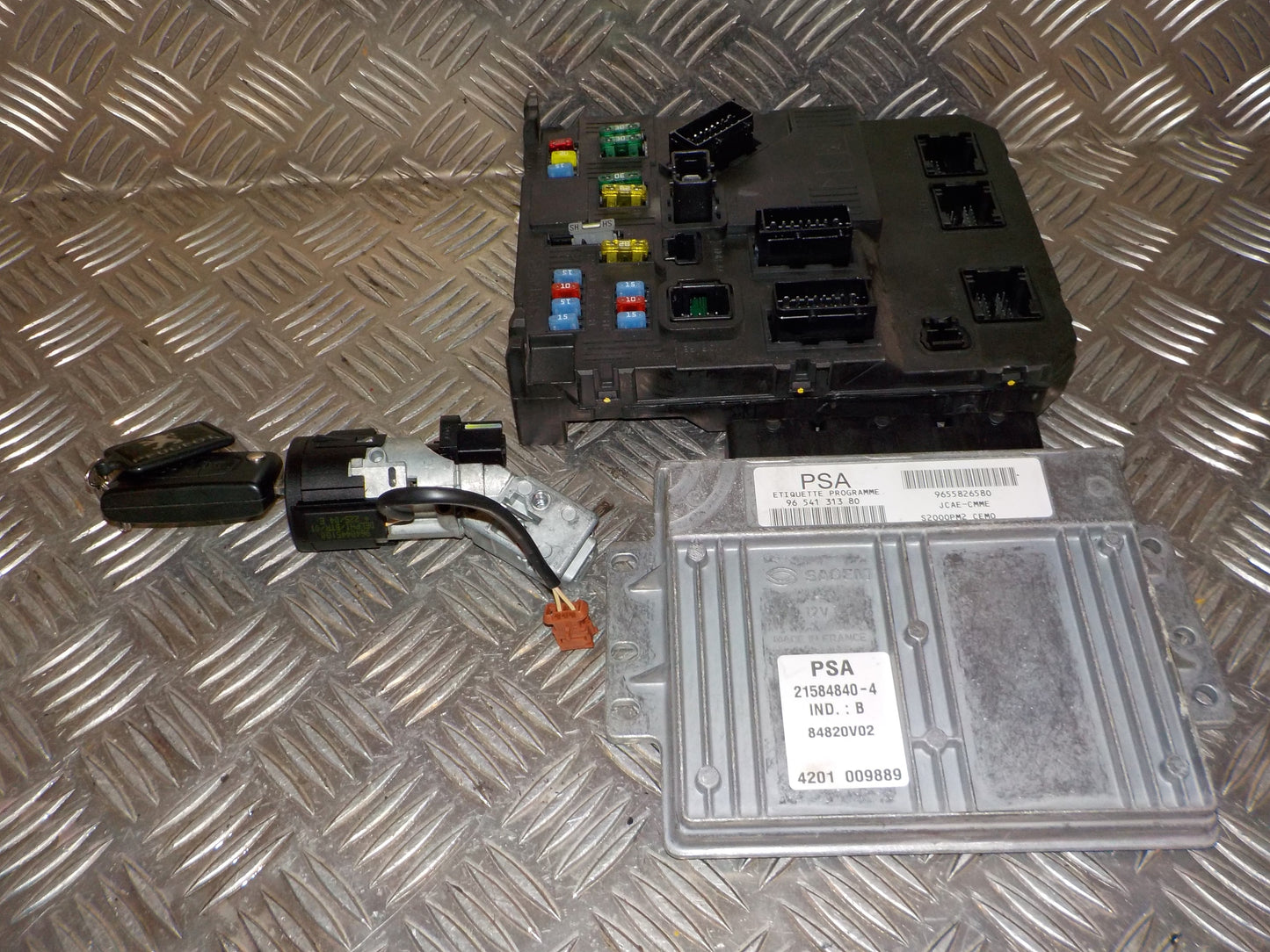 Peugeot 407 Startspærre Med OEM Nr. 194204 Fra Peugeot Ophugger