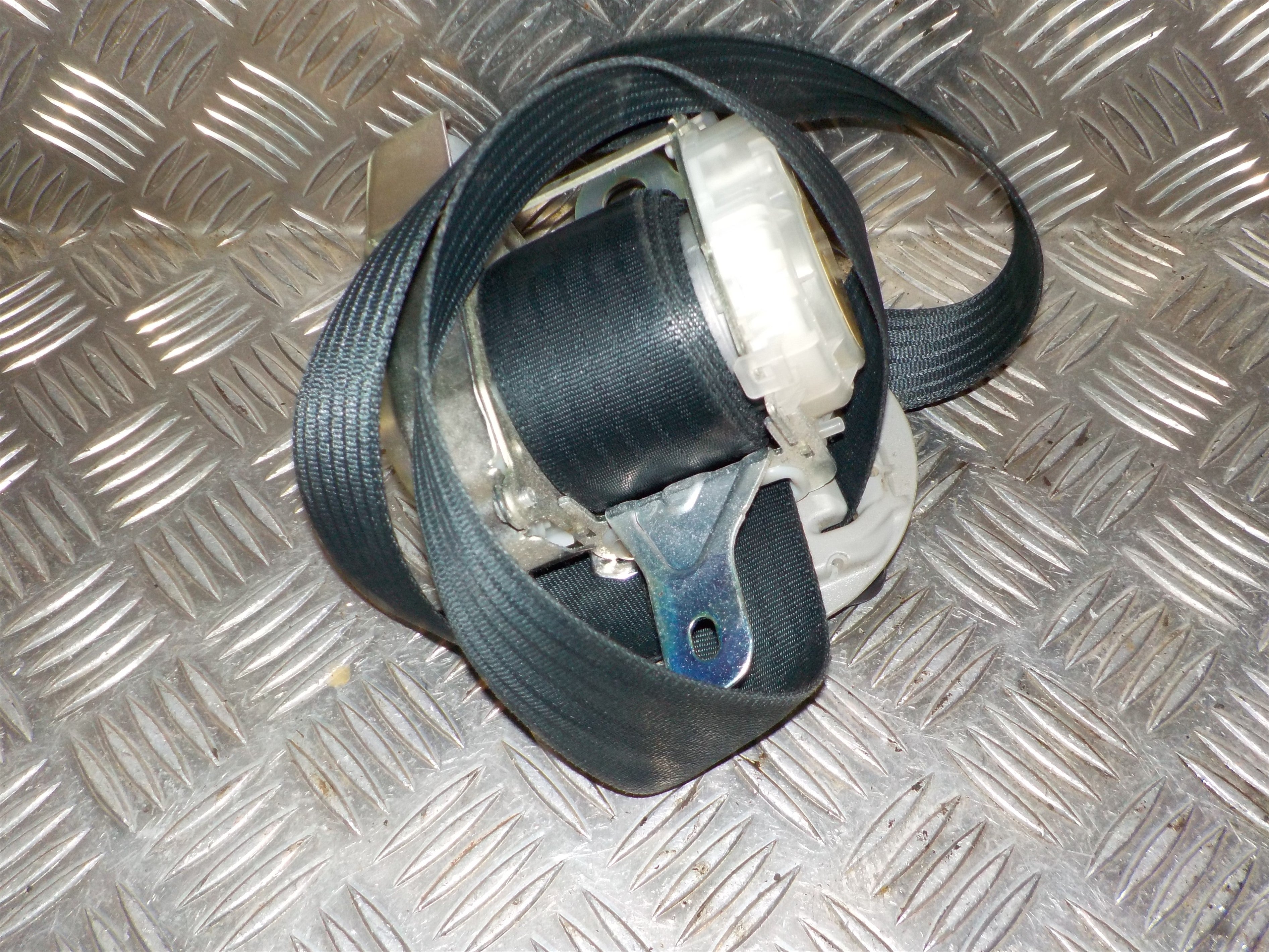 Toyota Corolla Verso Sikkerhedsseler For Med OEM Nr. 732100F030C0 Fra Toyota Ophugger