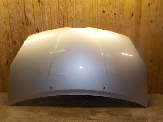 Toyota Corolla Verso Fronthjelm Med OEM Nr. 533010F011 Fra Toyota Ophugger