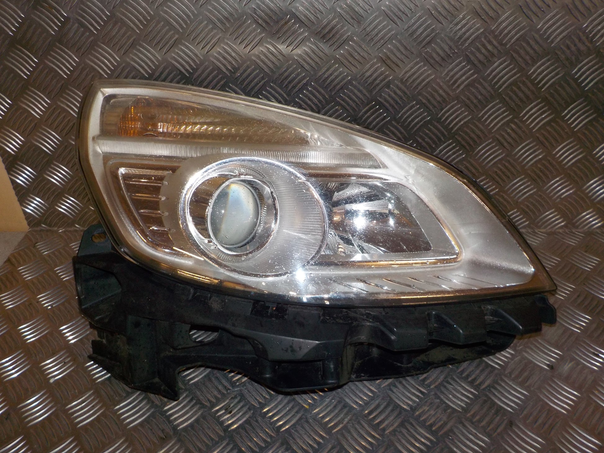 Renault Megane Scenic 2 Forlygte Med OEM Nr. 260105359R Fra Renault Ophugger