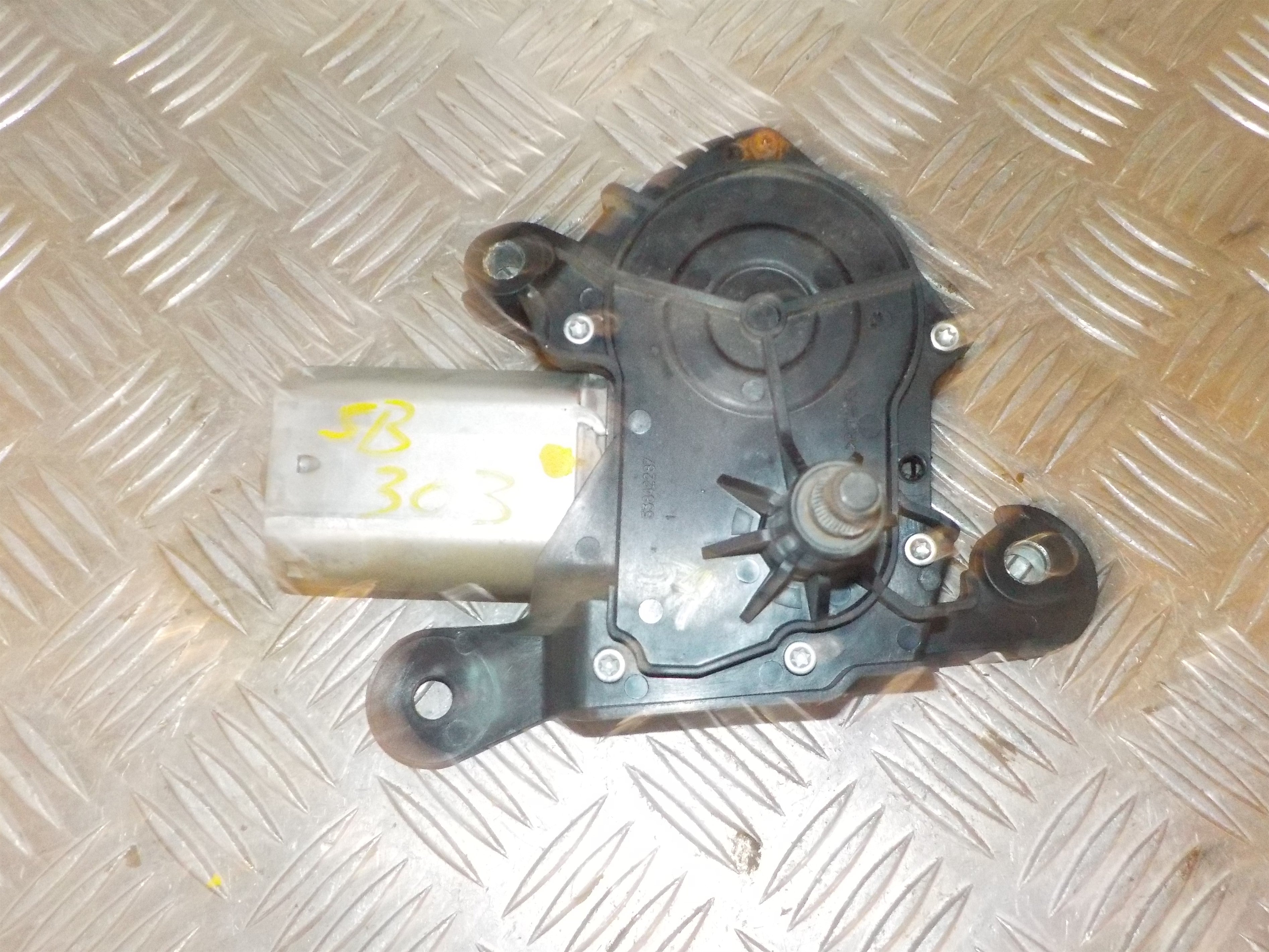 Opel Agila A Bagrudevisker Motor Med OEM Nr. 3881083E00 Fra Opel Ophugger