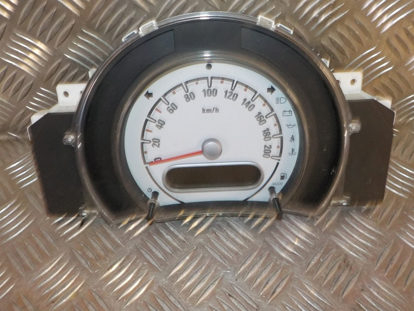 Opel Agila B Instrument  Med OEM Nr. 3410052K43 Fra Opel Ophugger