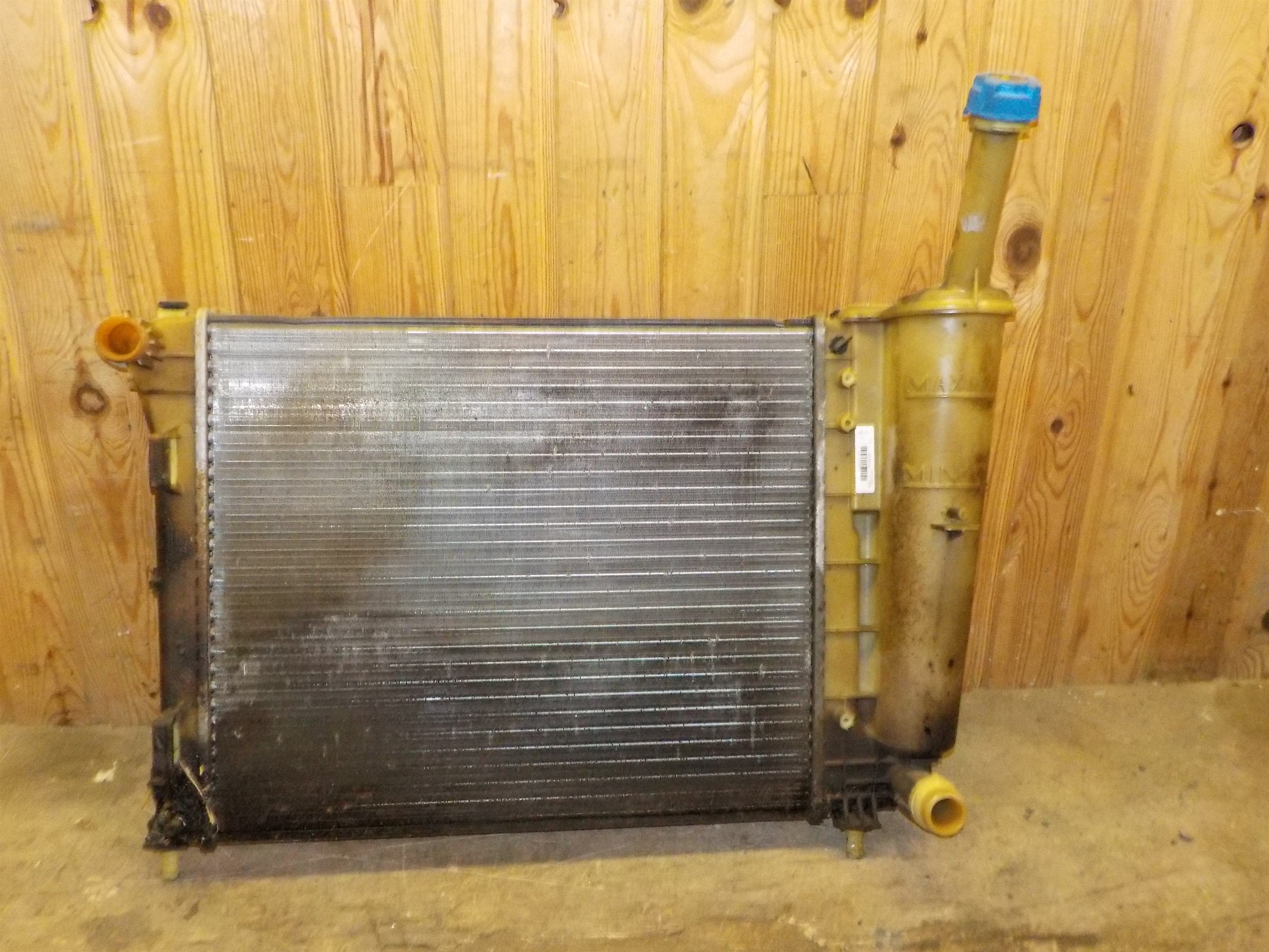 Ford Ka Køler Med OEM Nr. 1559504 Fra Ford Ophugger