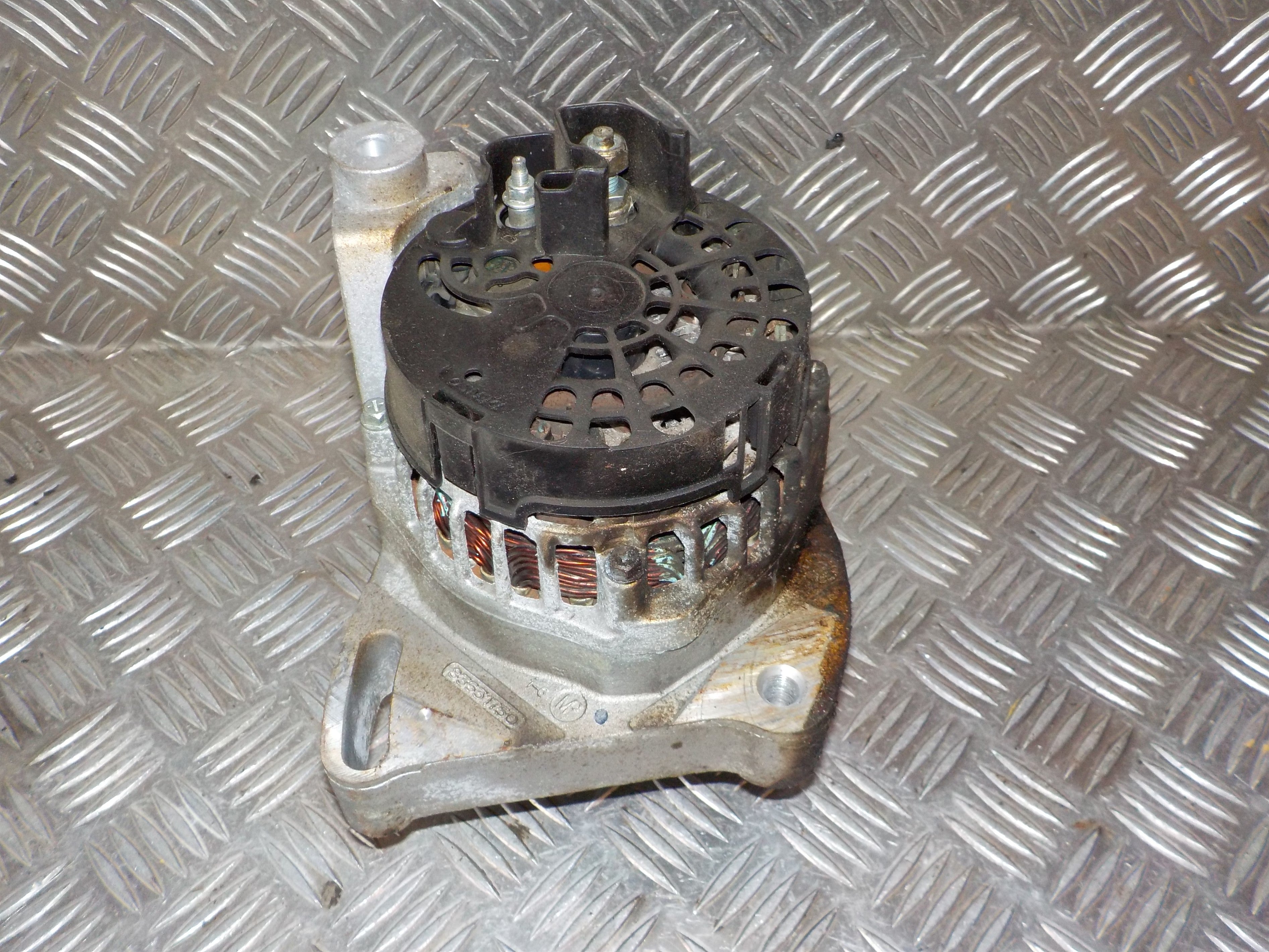 Ford Ka Generator Med OEM Nr. 1719535 Fra Ford Ophugger