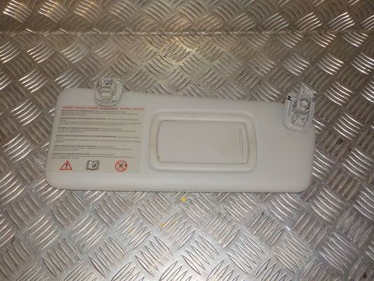 Renault Laguna 3 Solskærm Med OEM Nr. 964004114R Fra Renault Ophugger