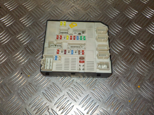 Renault Laguna 3 Sikringsboks Med OEM Nr. 284B63984RC Fra Renault Ophugger