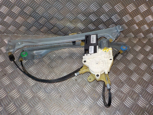 Renault Laguna 3 Rudemotor - Rudehejs Med OEM Nr. 807300001R Fra Renault Ophugger
