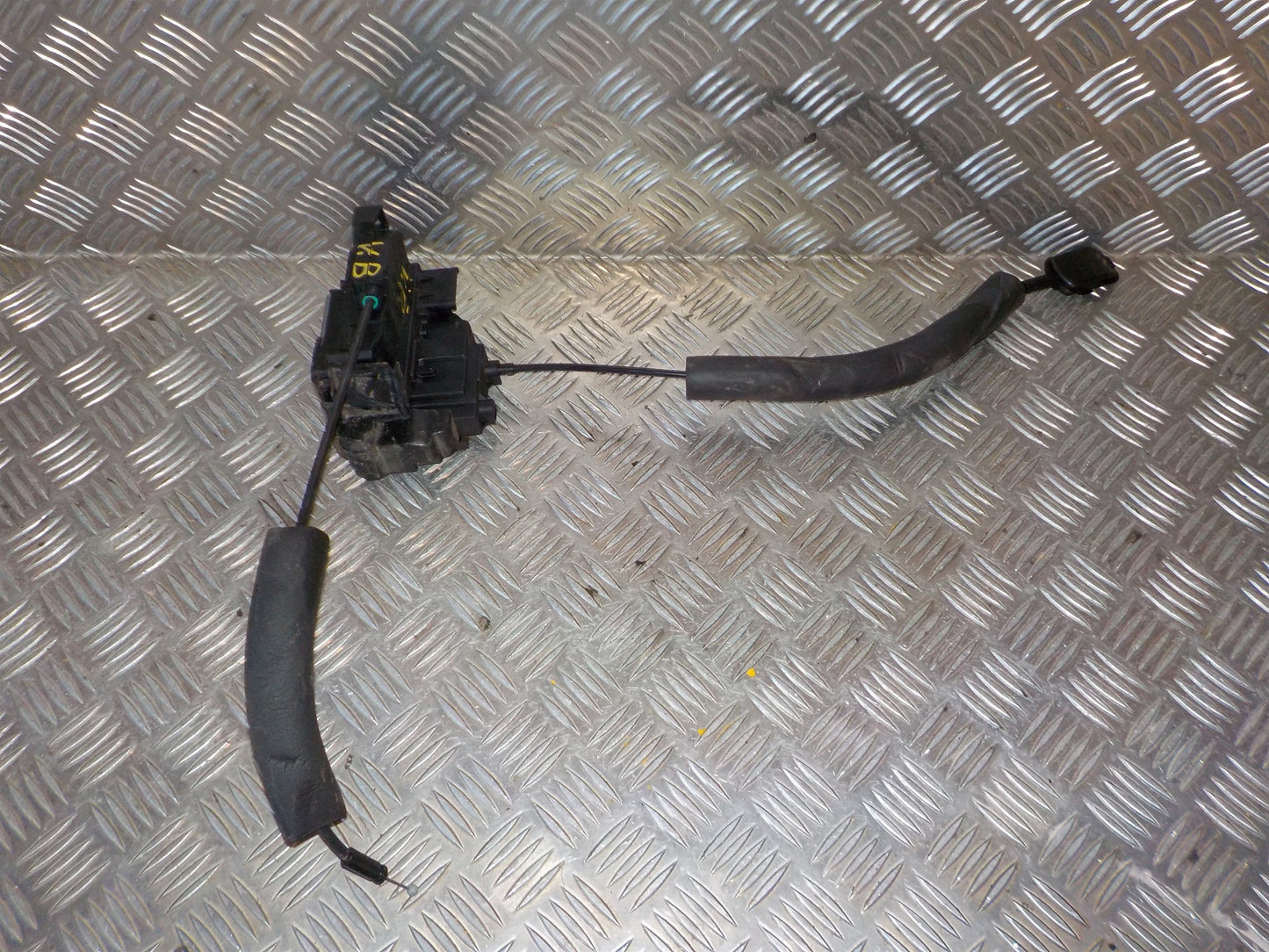 Renault Laguna 3 Dørlås Med OEM Nr. 825010003R Fra Renault Ophugger