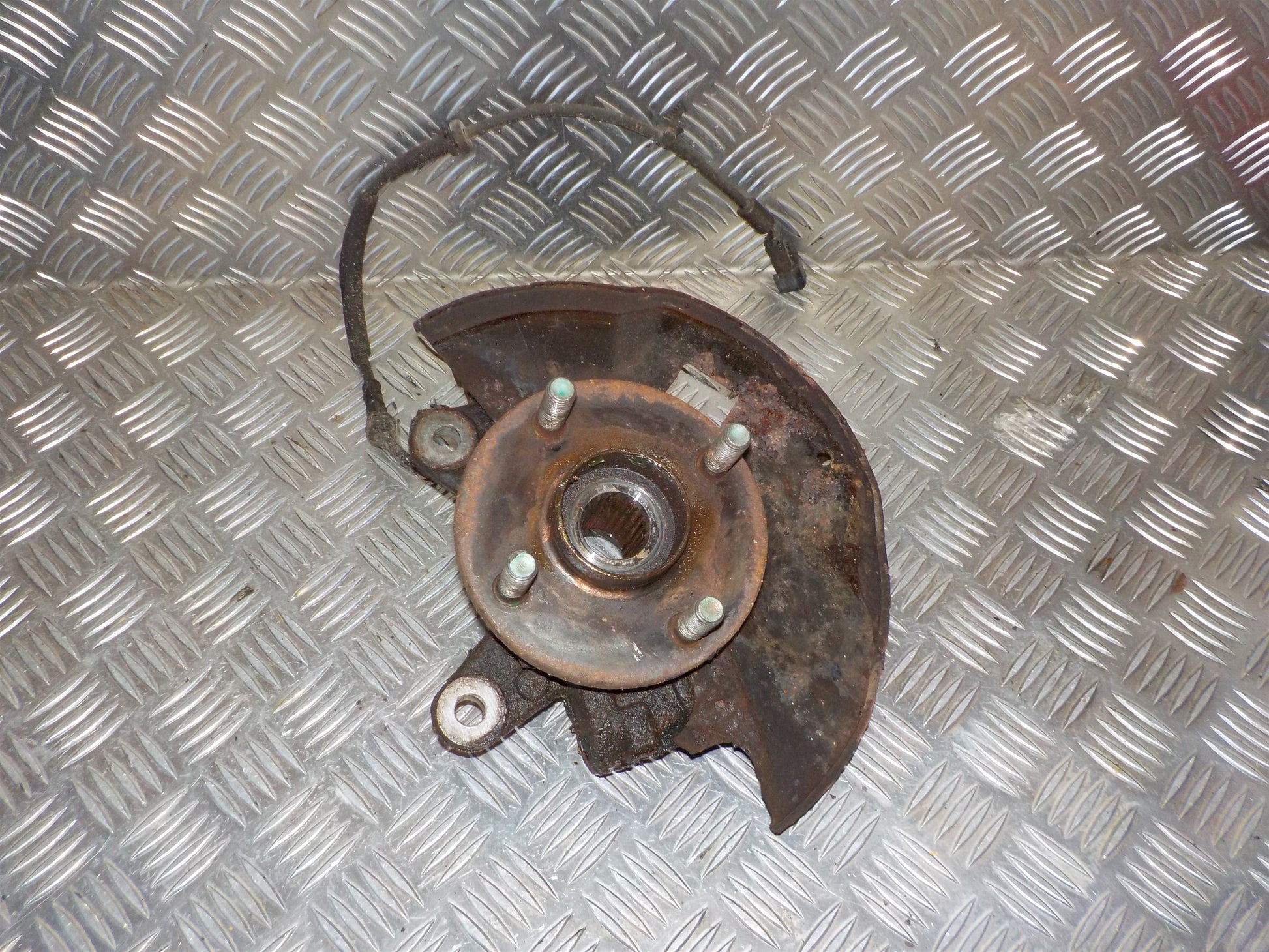 Mazda 2 DE Spindel For V Med OEM Nr. Ophugger Fra Mazda Ophugger