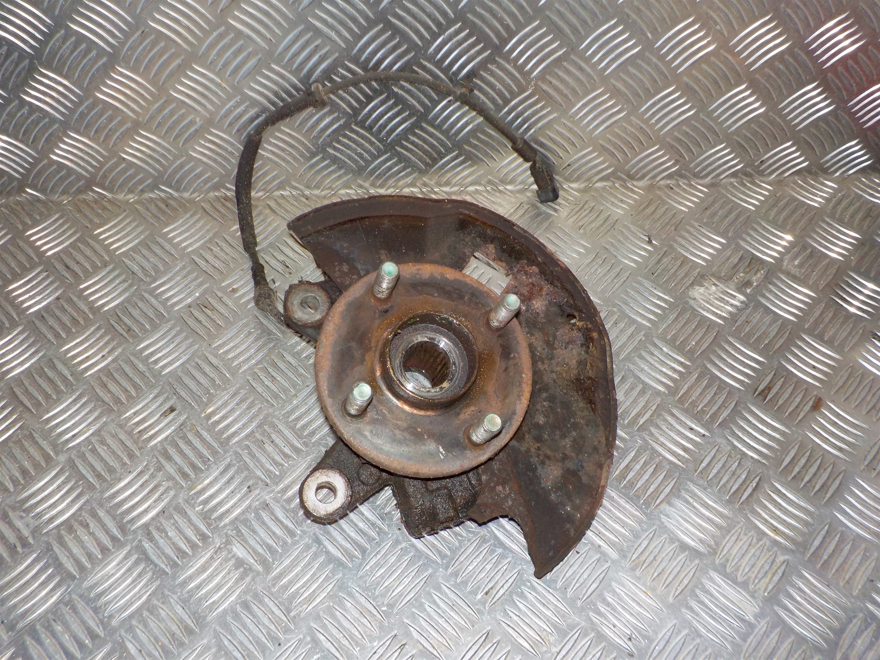 Mazda 2 De Spindel For V Med OEM Nr. D65133031A Fra Mazda Ophugger