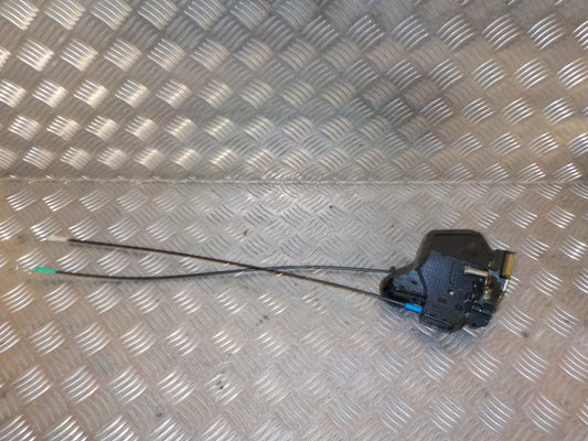 Toyota Corolla E12 Dørlås Med OEM Nr. 6906002102 Fra Toyota Ophugger