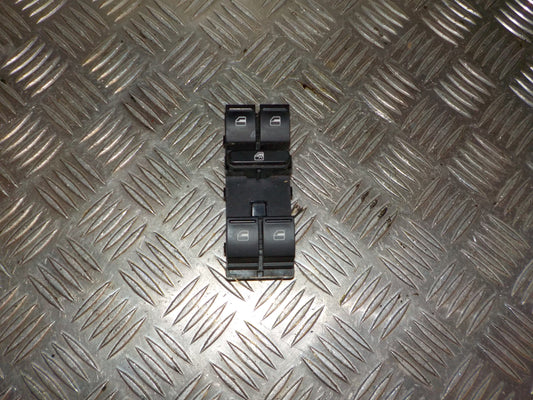 Seat Ibiza 6J Kontakt Rudehejs Med OEM Nr. 1K4959857B Fra Seat Ophugger