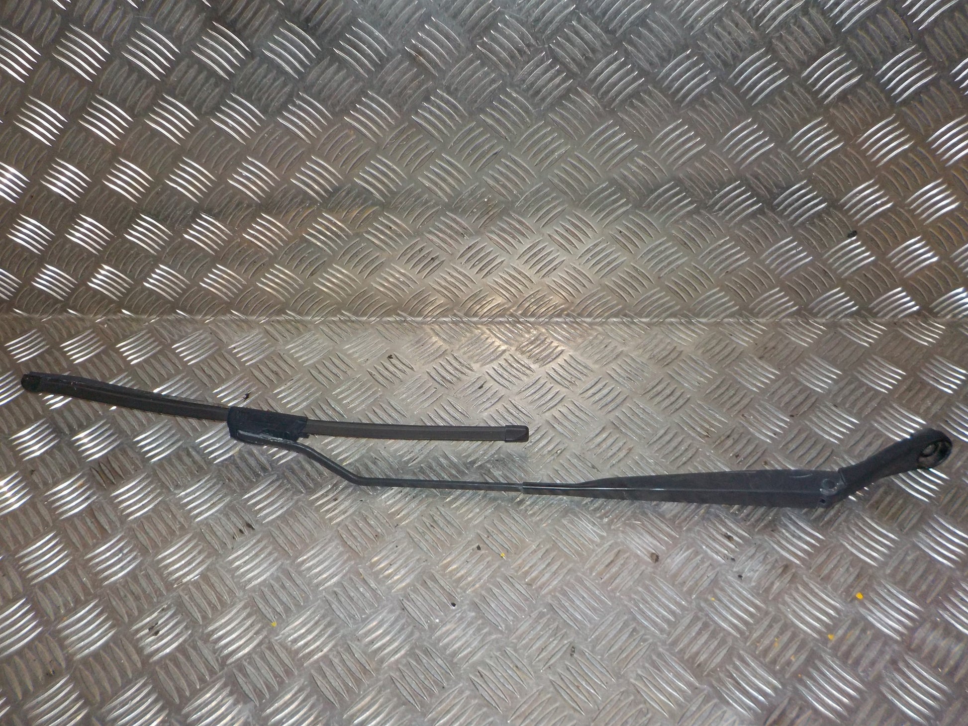 Nissan Micra K12 Viskerarm Med OEM Nr. 80008647 Fra Nissan Ophugger