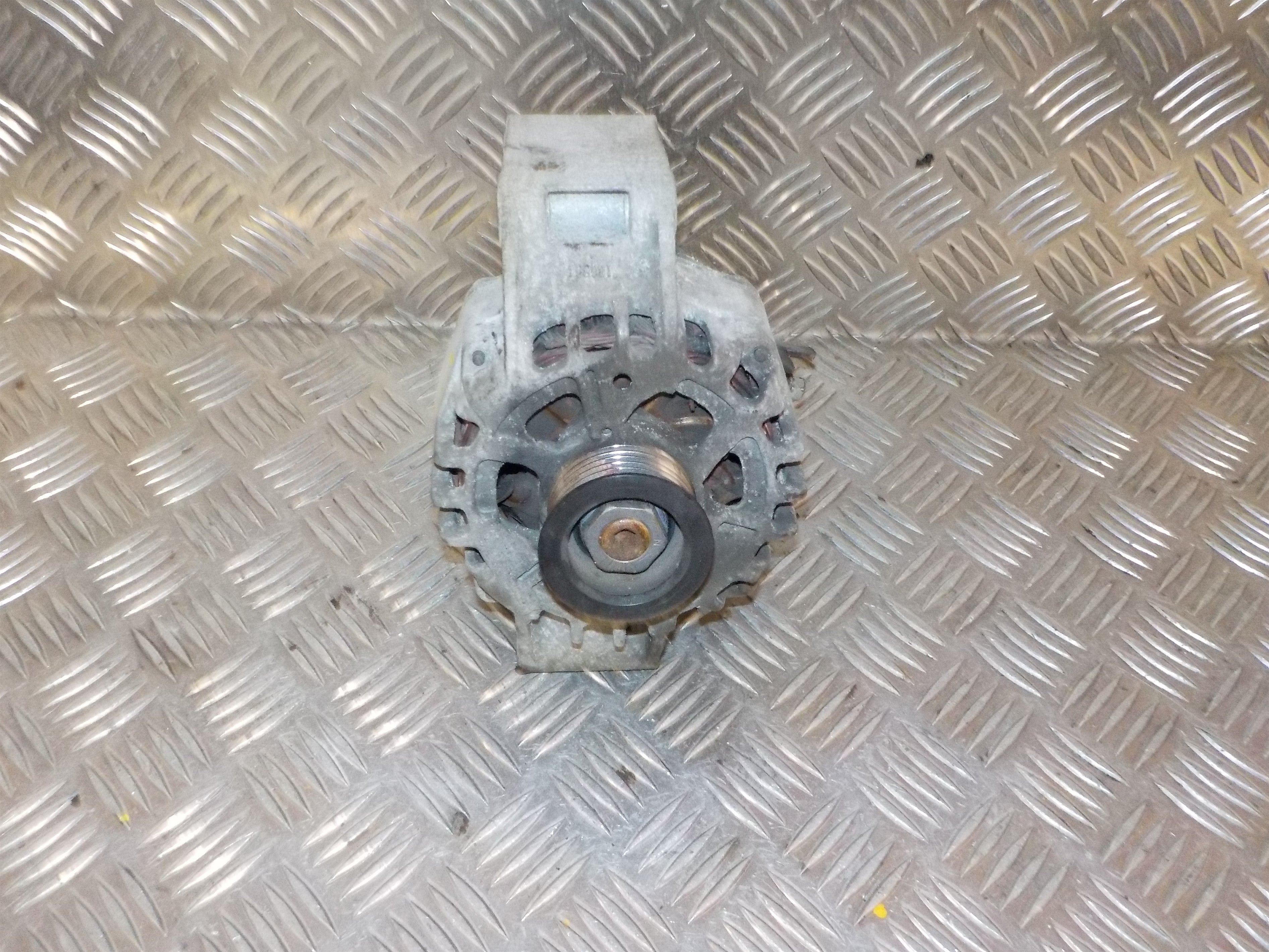 Ford Ka Generator Med OEM Nr. 2543302B Fra Ford Ophugger