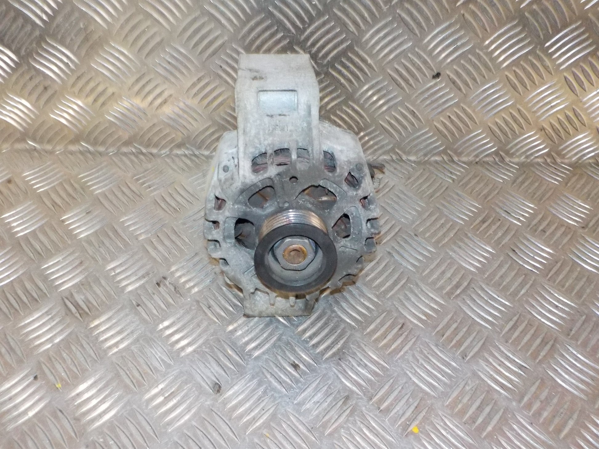 Ford Ka Generator Med OEM Nr. 1486810 Fra Ford Ophugger