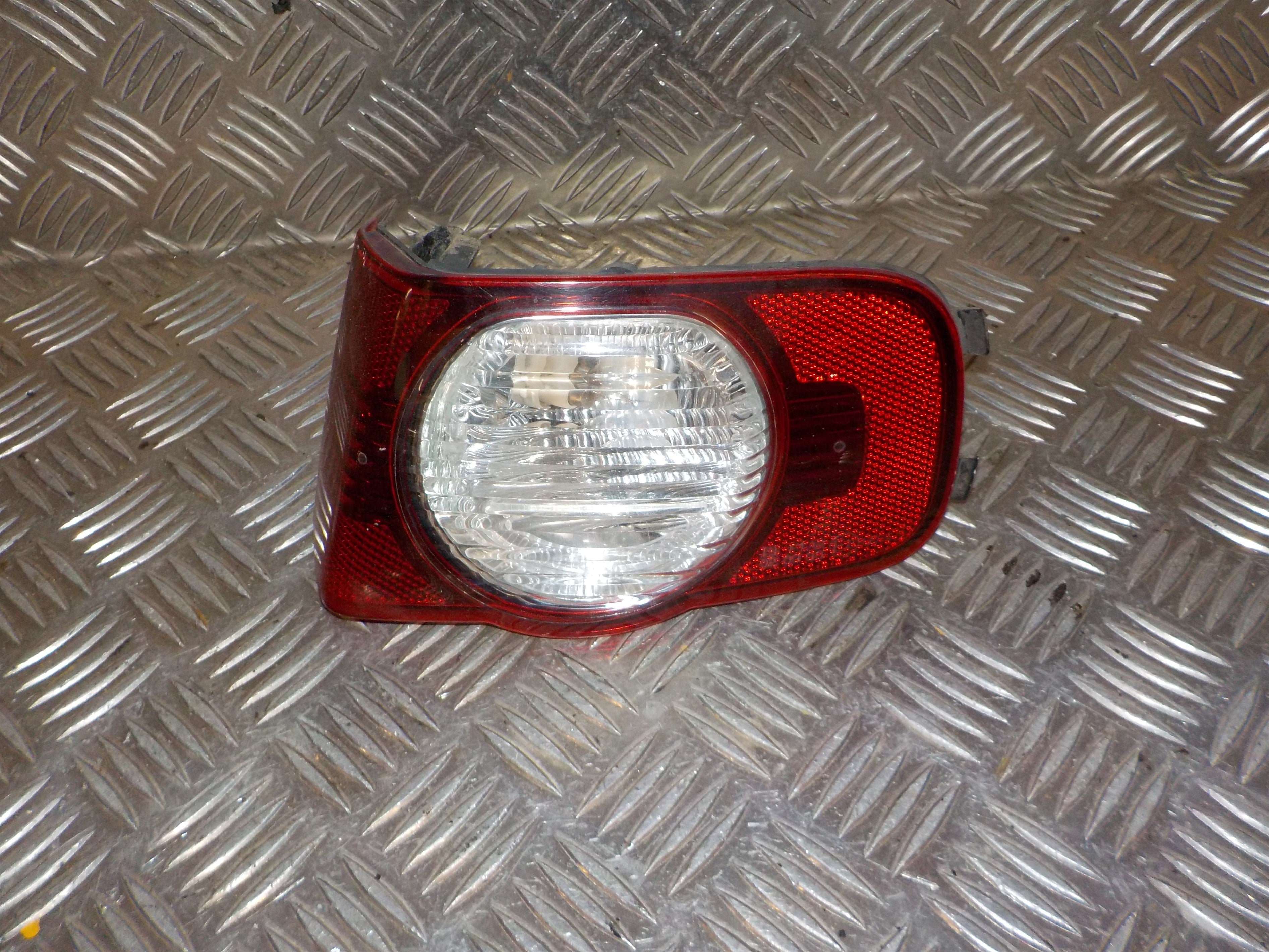 Citroen C3 Picasso Tågebaglygte Med OEM Nr. 9681751680 Fra Citroen Ophugger