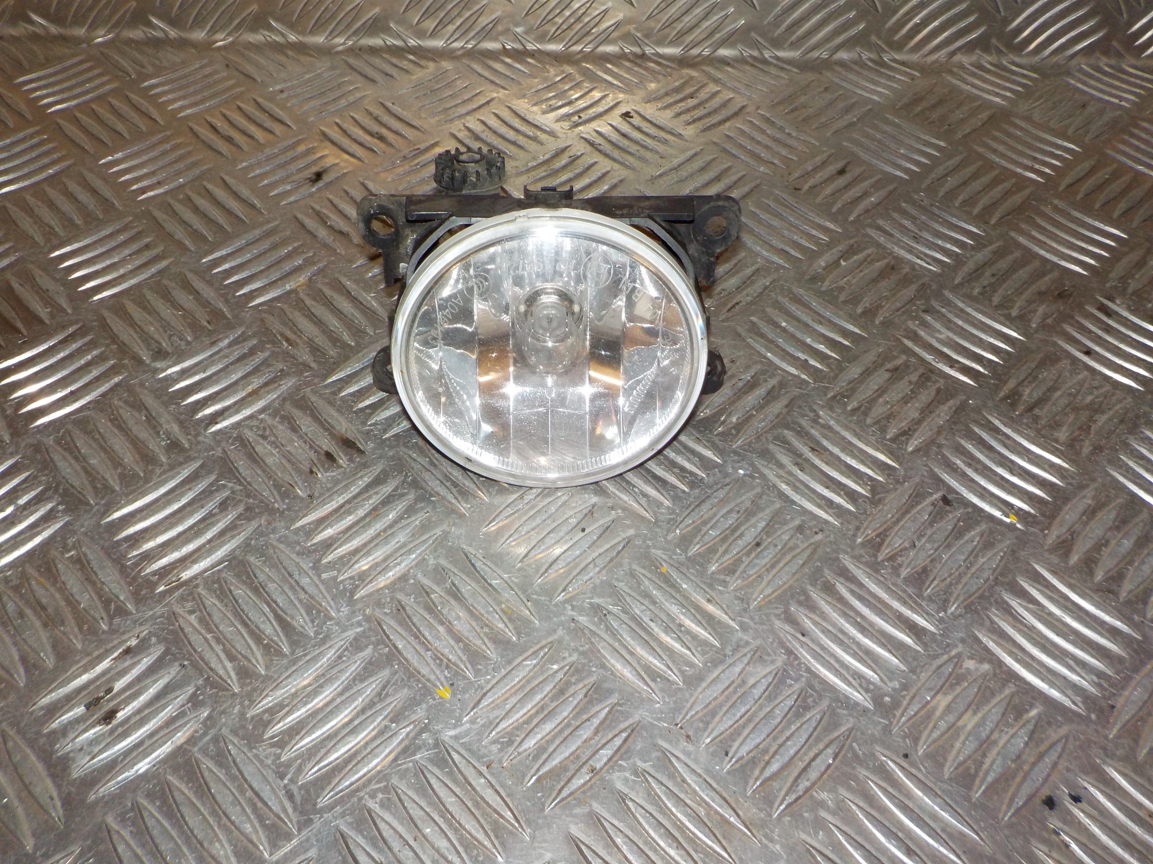 Citroen C3 Picasso Tågelygte For Med OEM Nr. 6206N0 Fra Citroen Ophugger