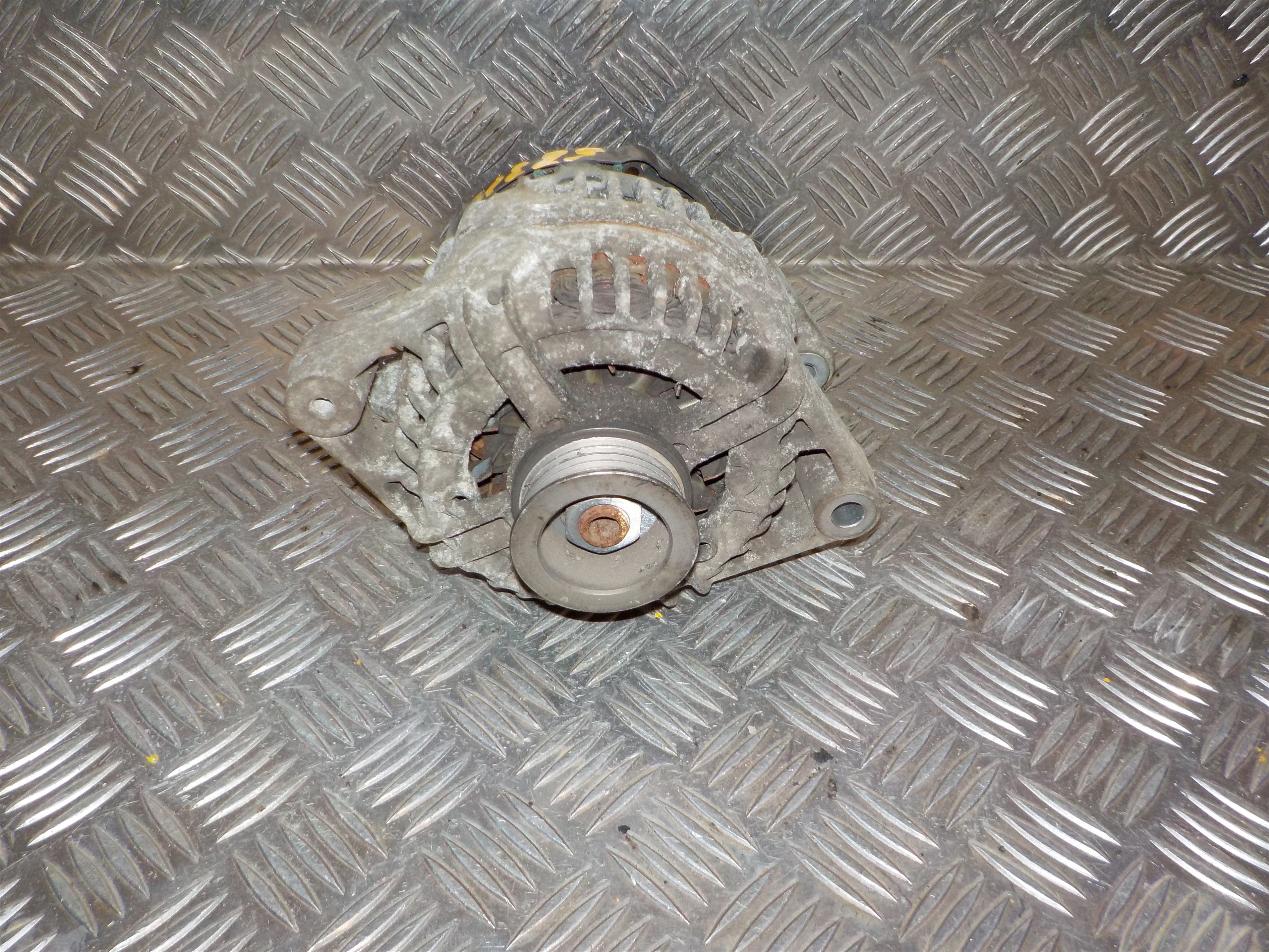 Opel Meriva A Generator Med OEM Nr. 6204073 Fra Opel Ophugger