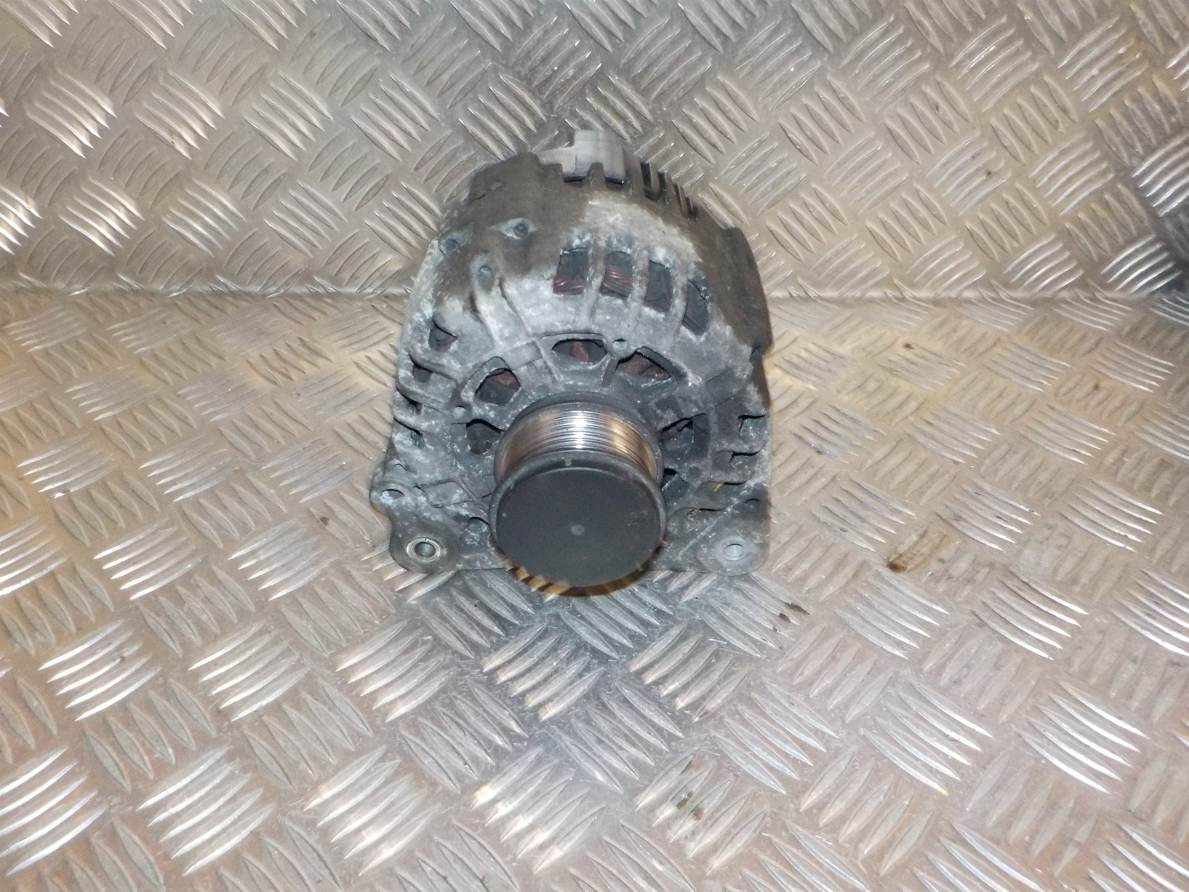 VW Touran 1T/Gp Generator Med OEM Nr. 06F903023A Fra VW Ophugger