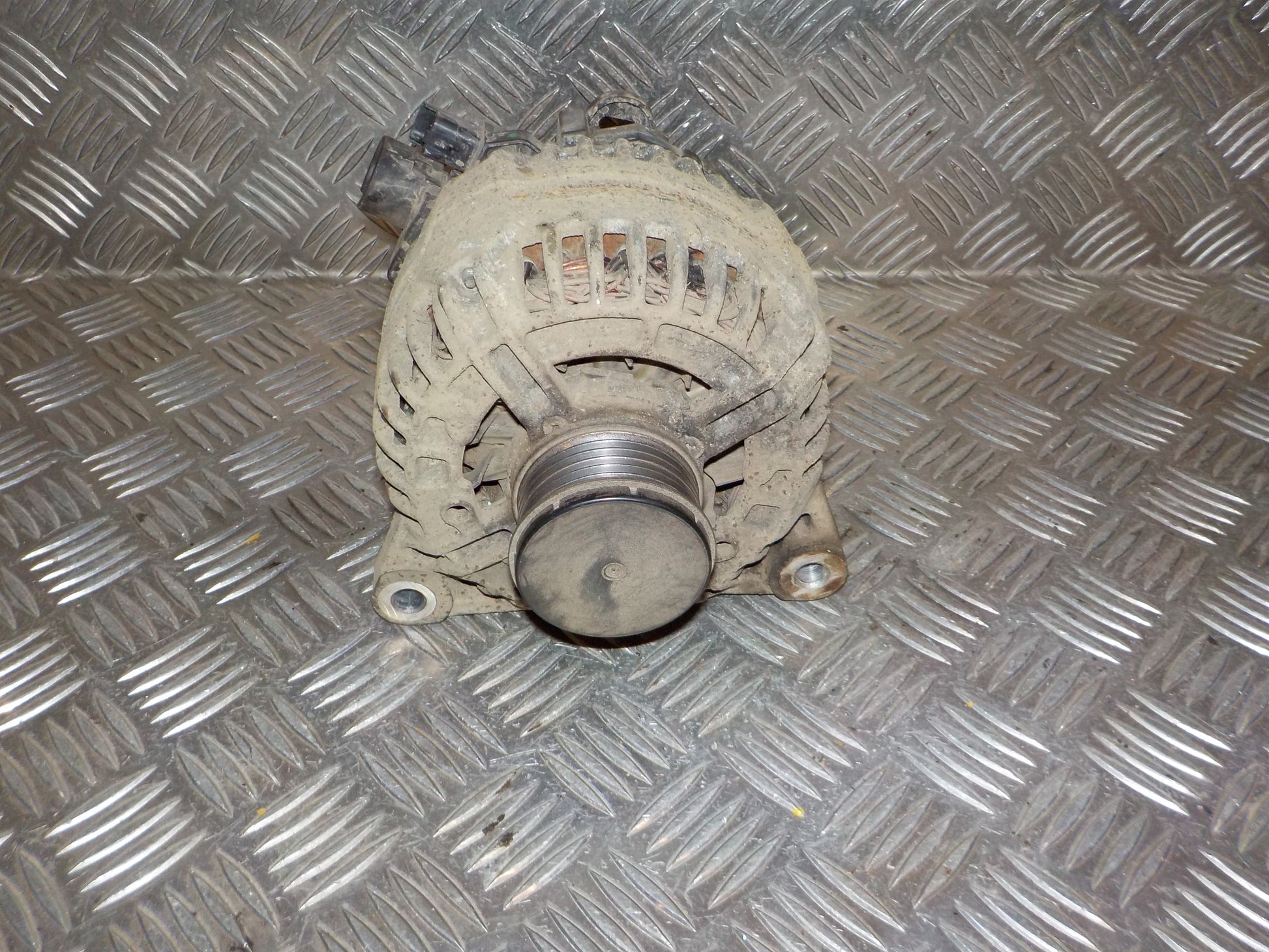 Peugeot 307 Generator Med OEM Nr. 5705EX Fra Peugeot Ophugger