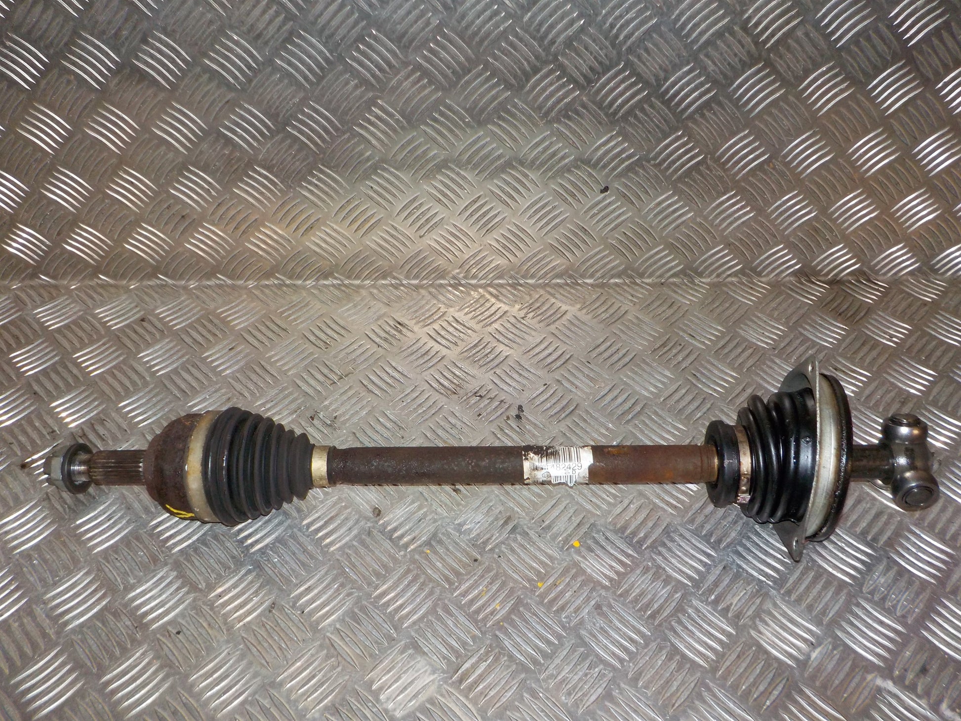 Renault Twingo 2 Trækaksel For V Med OEM Nr. 8200482429D Fra Renault Ophugger