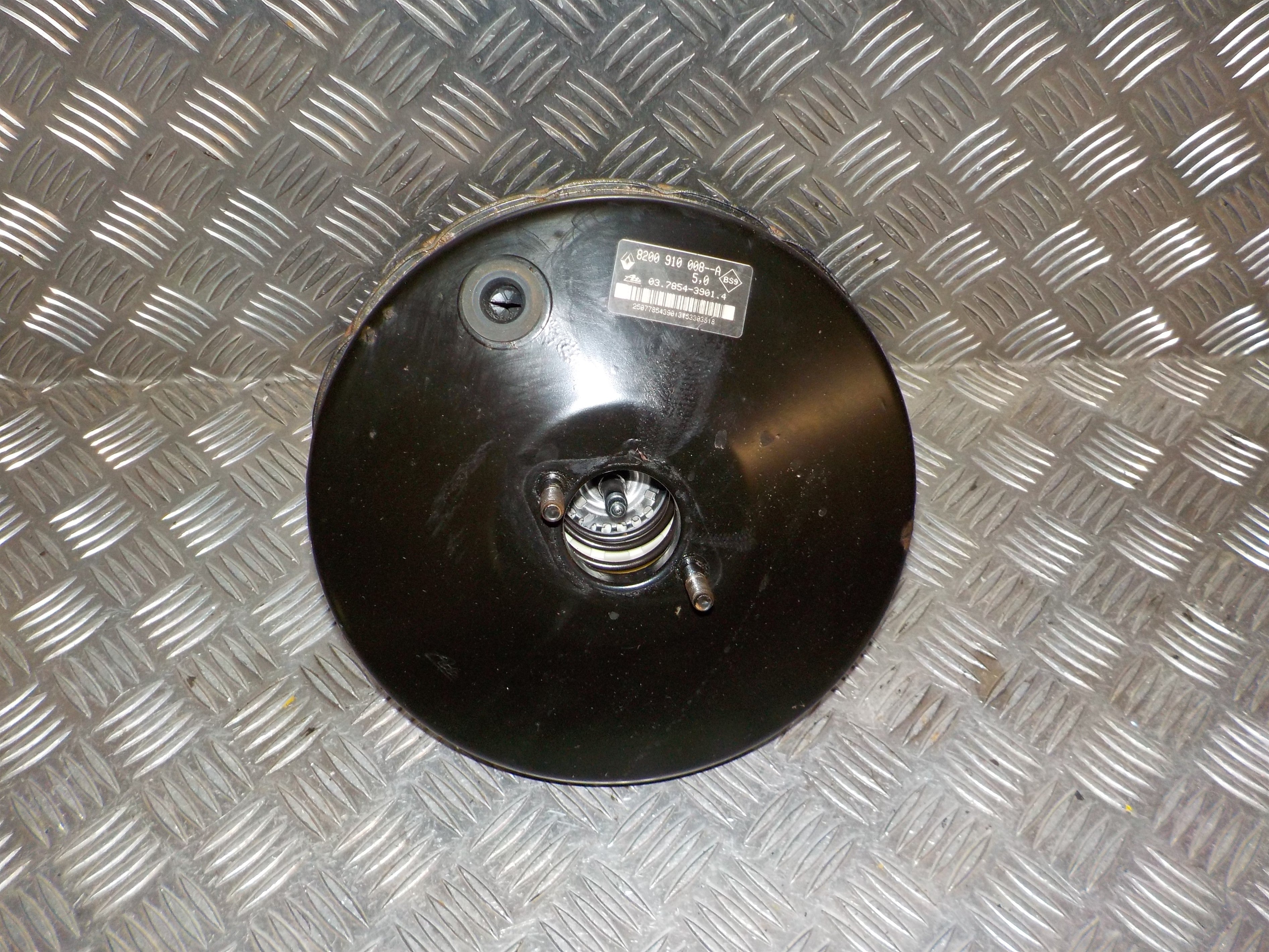 Renault Twingo 2 Bremseforstærker Med OEM Nr. 7701209641 Fra Renault Ophugger