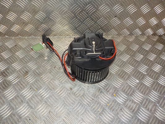 Renault Twingo 2 Varmeblæser Med OEM Nr. 7701067982 Fra Renault Ophugger