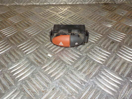 Renault Twingo 2 Kontakt Katastrofe Med OEM Nr. 252100991R Fra Renault Ophugger
