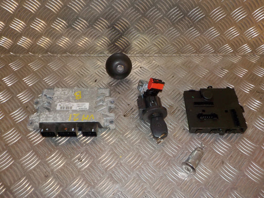 Renault Twingo 2 Motorstyring - Motorstyreboks - Injection Elboks Med OEM Nr. 8201076690 Fra Renault Ophugger