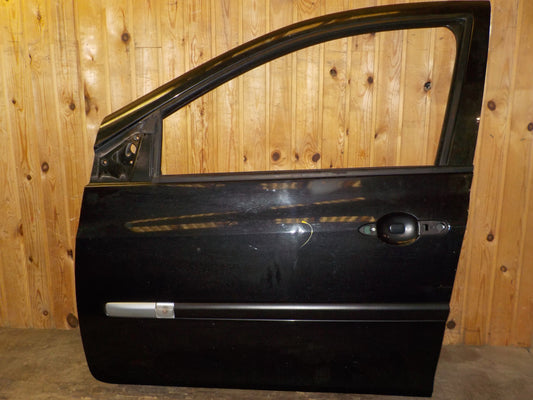 Renault Clio 3 Fordør V Med OEM Nr. 7751479112 Fra Renault Ophugger
