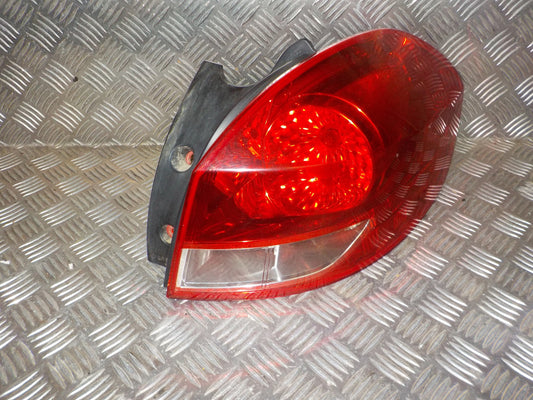 Renault Clio 3 Baglygte Med OEM Nr. 8200586844 Fra Renault Ophugger