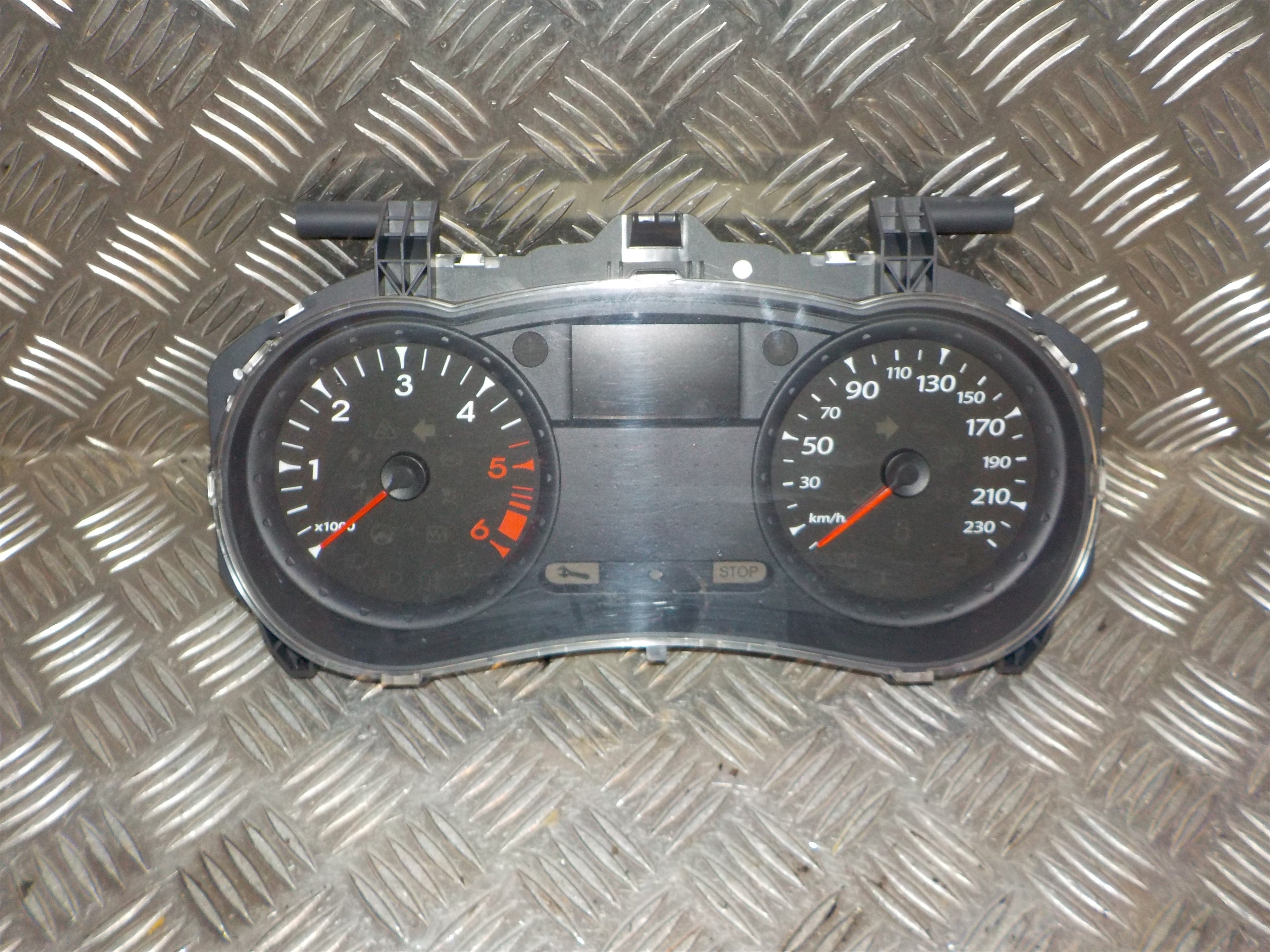 Renault Clio 3 Speedometer - Instrument Med OEM Nr. 8201060289A Fra Renault Ophugger