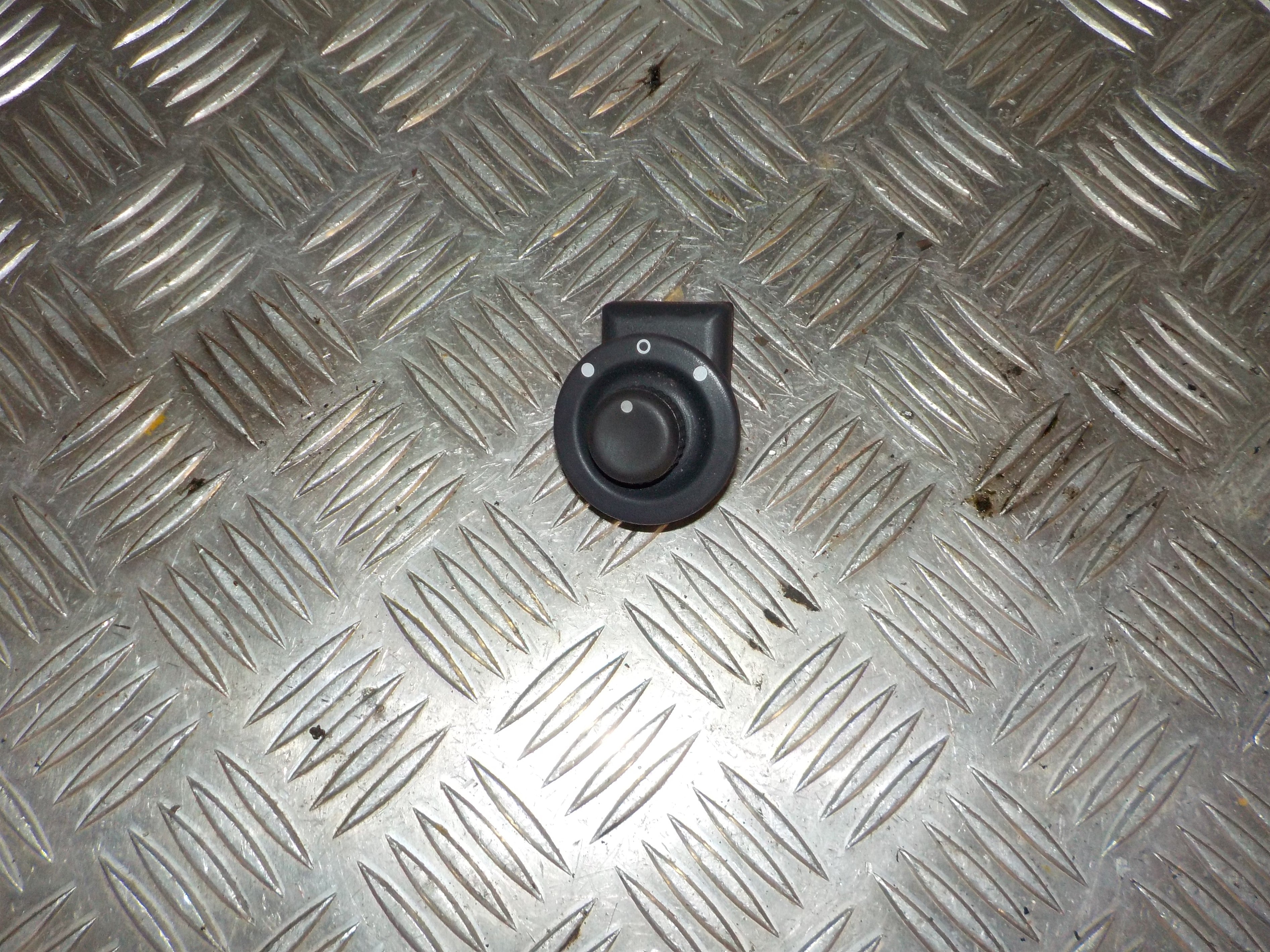 Renault Clio 3 Kontakt Sidespejl Med OEM Nr. 8200002442B Fra Renault Ophugger