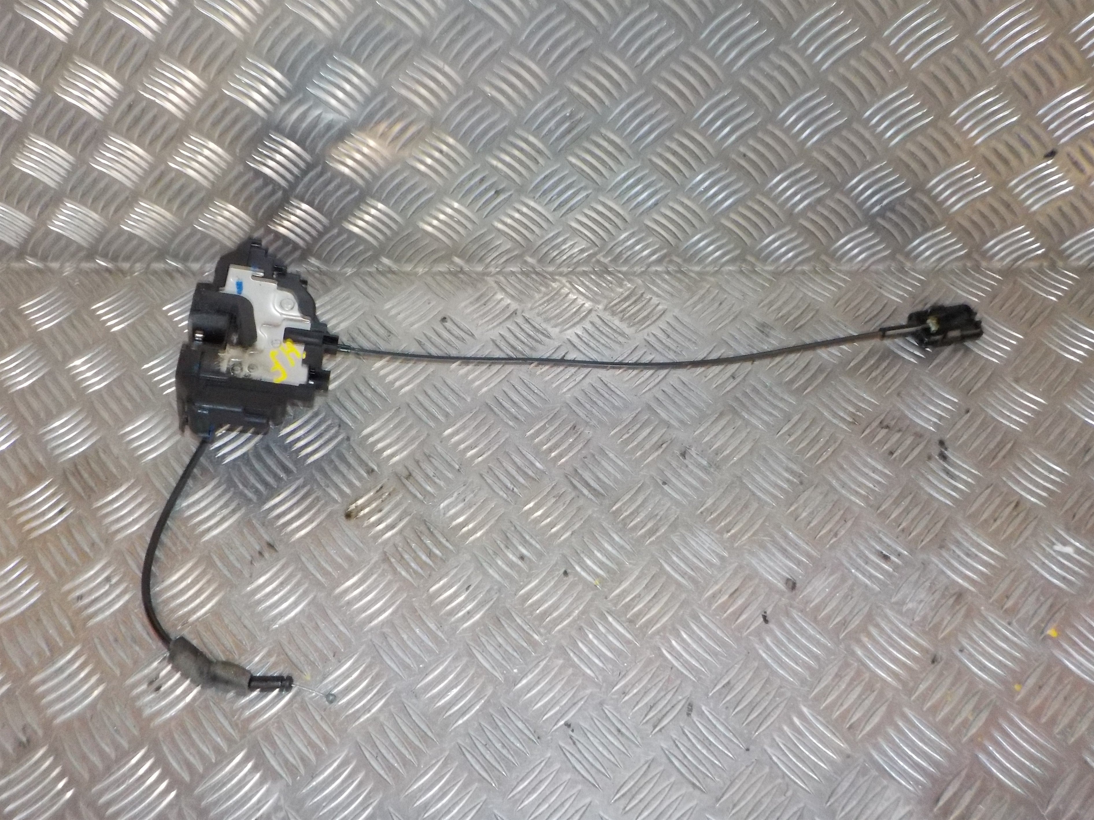 Renault Clio 3 Dørlås Med OEM Nr. 8200300125 Fra Renault Ophugger