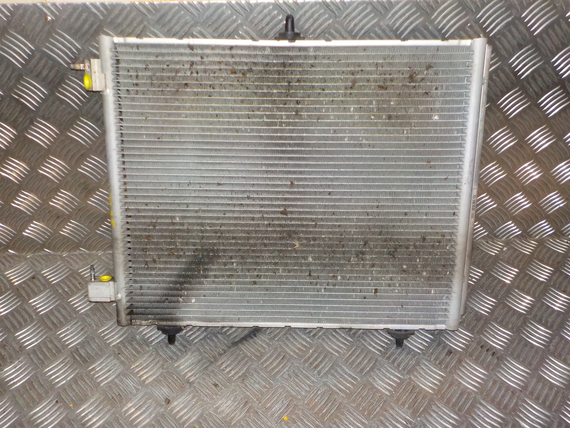 Citroen C3 II Køler Aircond Med OEM Nr. 9674813580 Fra Citroen Ophugger