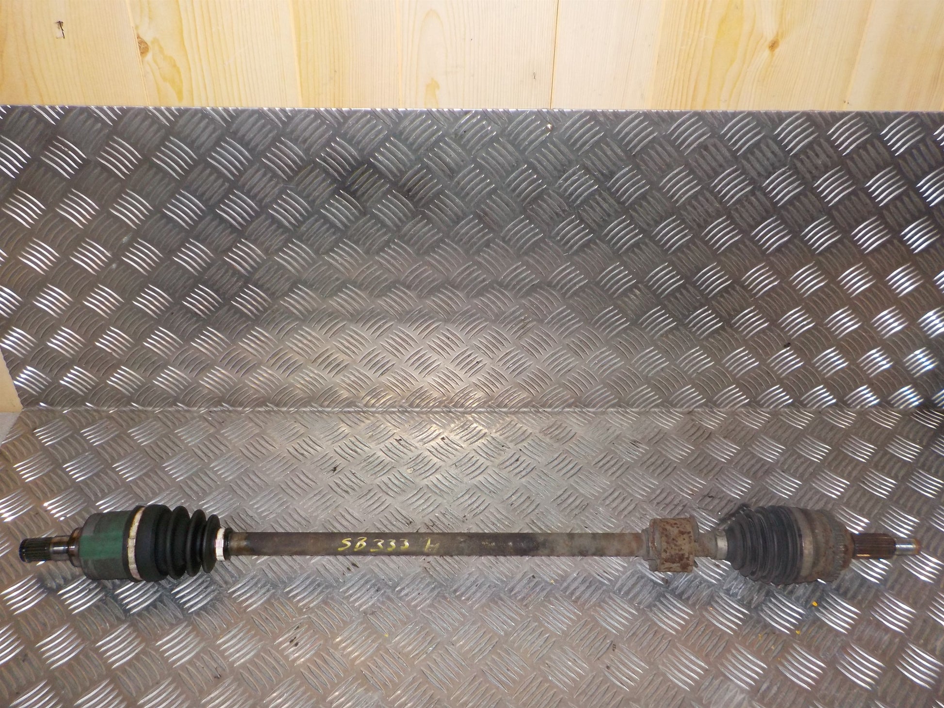 Suzuki Swift Trækaksel For H Med OEM Nr. Ophugger Fra Suzuki Ophugger