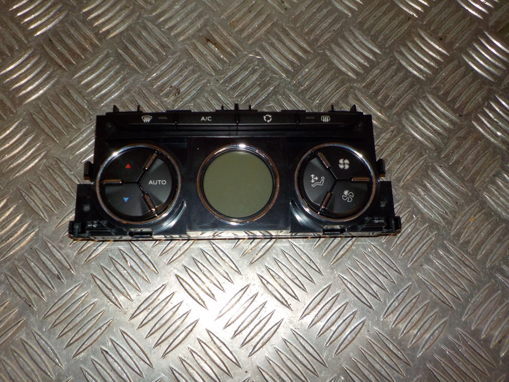 Citroen C3 II Varmeregulering Med OEM Nr. 96753994XT Fra Citroen Ophugger